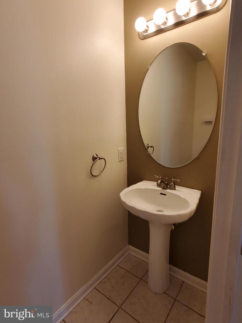 106 FOXGLOVE DR, WINCHESTER, Virginia 22602, 3 Bedrooms Bedrooms, 11 Rooms Rooms,3 BathroomsBathrooms,Residential,For sale,106 FOXGLOVE DR,VAFV2036626 MLS # VAFV2036626