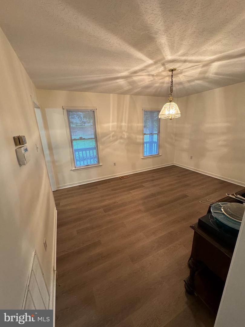 3111 BROOK BLVD, QUINTON, Virginia 23141, 3 Bedrooms Bedrooms, ,2 BathroomsBathrooms,Residential,For sale,3111 BROOK BLVD,VANK2000116 MLS # VANK2000116