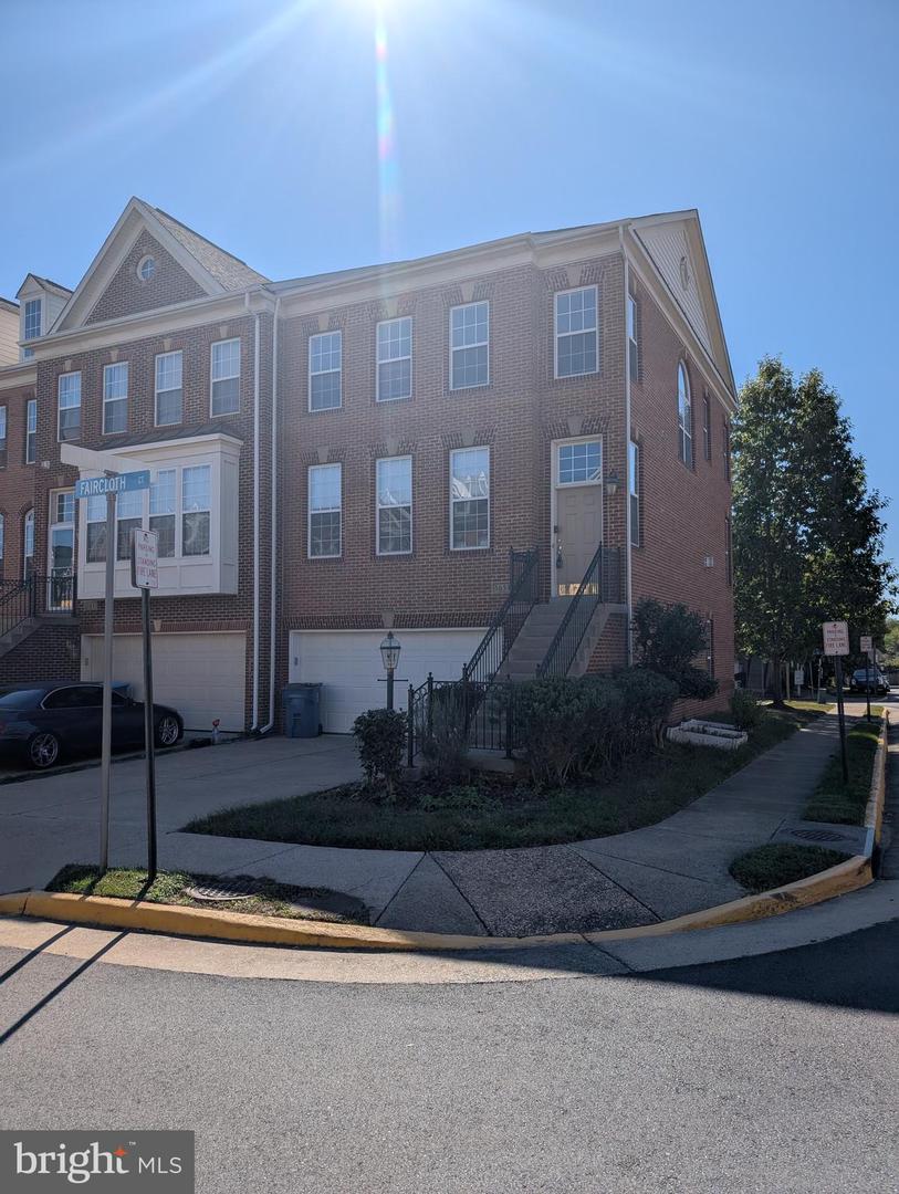 5653 FAIRCLOTH CT, CENTREVILLE, Virginia 20120, 3 Bedrooms Bedrooms, ,3 BathroomsBathrooms,Residential,For sale,5653 FAIRCLOTH CT,VAFX2272996 MLS # VAFX2272996