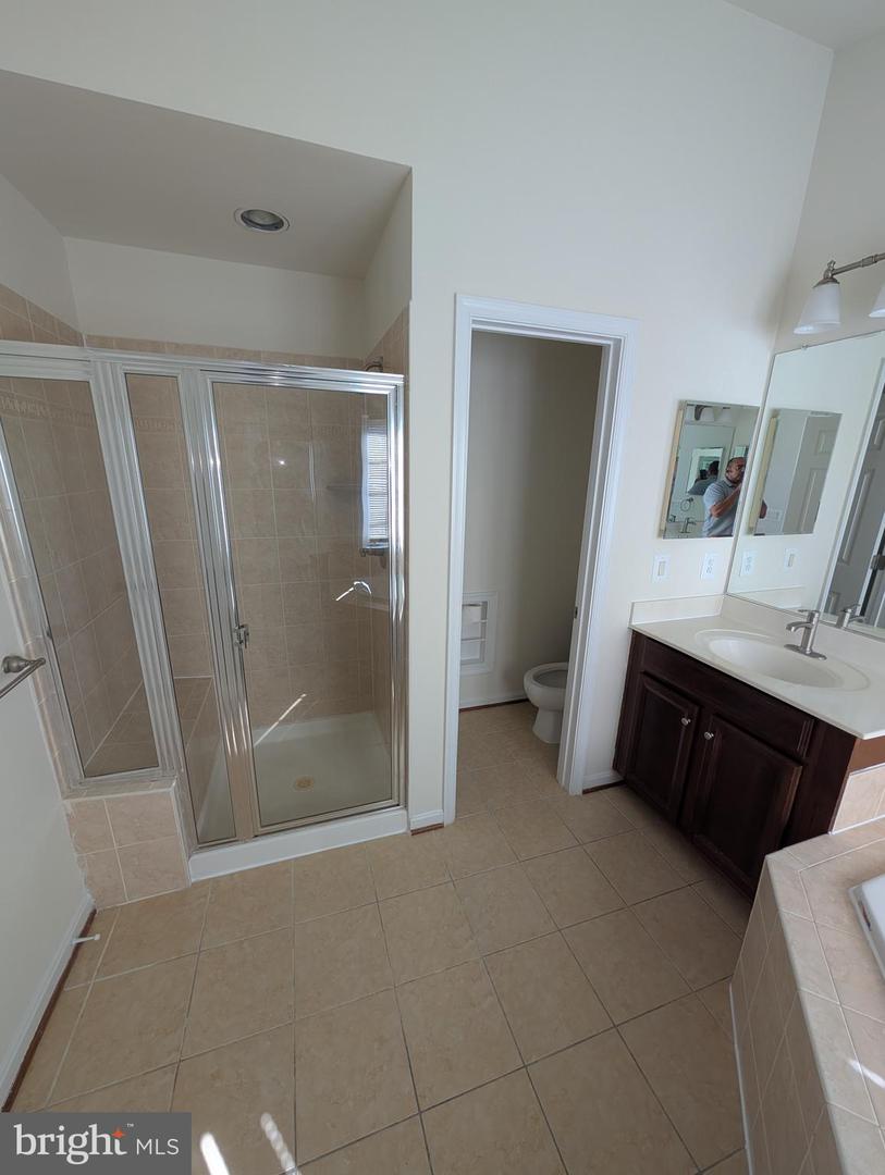 5653 FAIRCLOTH CT, CENTREVILLE, Virginia 20120, 3 Bedrooms Bedrooms, ,3 BathroomsBathrooms,Residential,For sale,5653 FAIRCLOTH CT,VAFX2272996 MLS # VAFX2272996