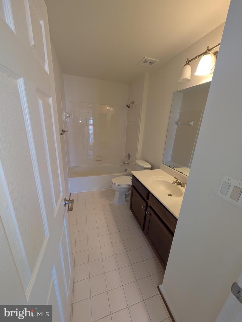 5653 FAIRCLOTH CT, CENTREVILLE, Virginia 20120, 3 Bedrooms Bedrooms, ,3 BathroomsBathrooms,Residential,For sale,5653 FAIRCLOTH CT,VAFX2272996 MLS # VAFX2272996