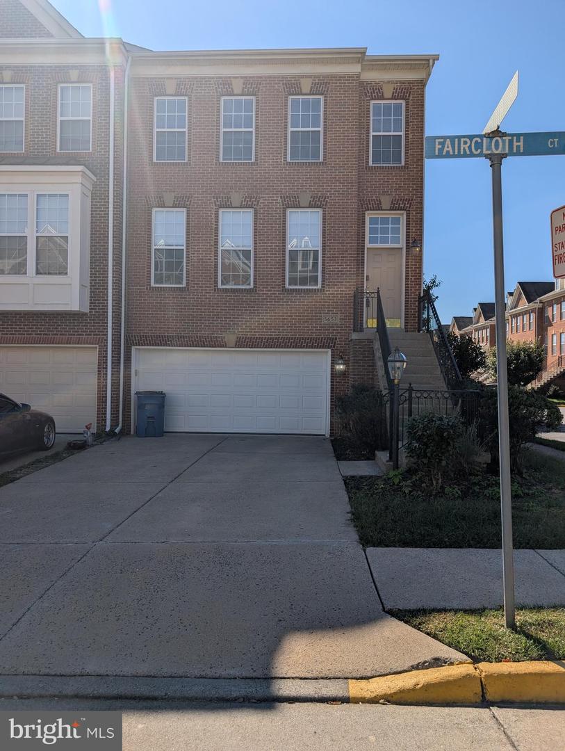 5653 FAIRCLOTH CT, CENTREVILLE, Virginia 20120, 3 Bedrooms Bedrooms, ,3 BathroomsBathrooms,Residential,For sale,5653 FAIRCLOTH CT,VAFX2272996 MLS # VAFX2272996