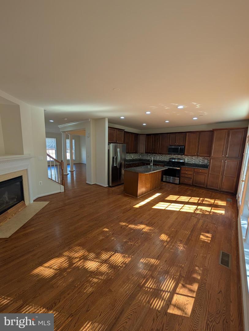 5653 FAIRCLOTH CT, CENTREVILLE, Virginia 20120, 3 Bedrooms Bedrooms, ,3 BathroomsBathrooms,Residential,For sale,5653 FAIRCLOTH CT,VAFX2272996 MLS # VAFX2272996