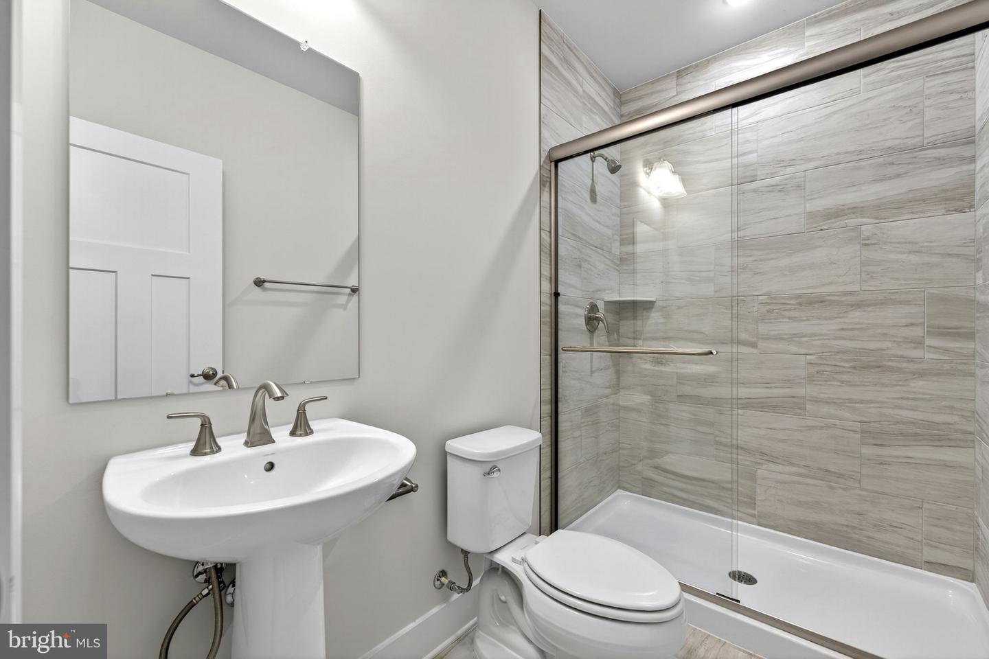 9014 PINEY MOUNTAIN RD, WARRENTON, Virginia 20186, 4 Bedrooms Bedrooms, ,3 BathroomsBathrooms,Residential,For sale,9014 PINEY MOUNTAIN RD,VAFQ2019306 MLS # VAFQ2019306