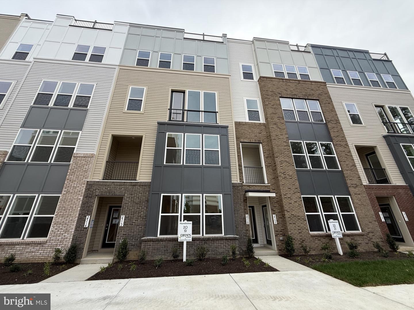 2514 NEABSCO COMMON PL, WOODBRIDGE, Virginia 22191, 3 Bedrooms Bedrooms, ,2 BathroomsBathrooms,Residential,For sale,2514 NEABSCO COMMON PL,VAPW2105540 MLS # VAPW2105540