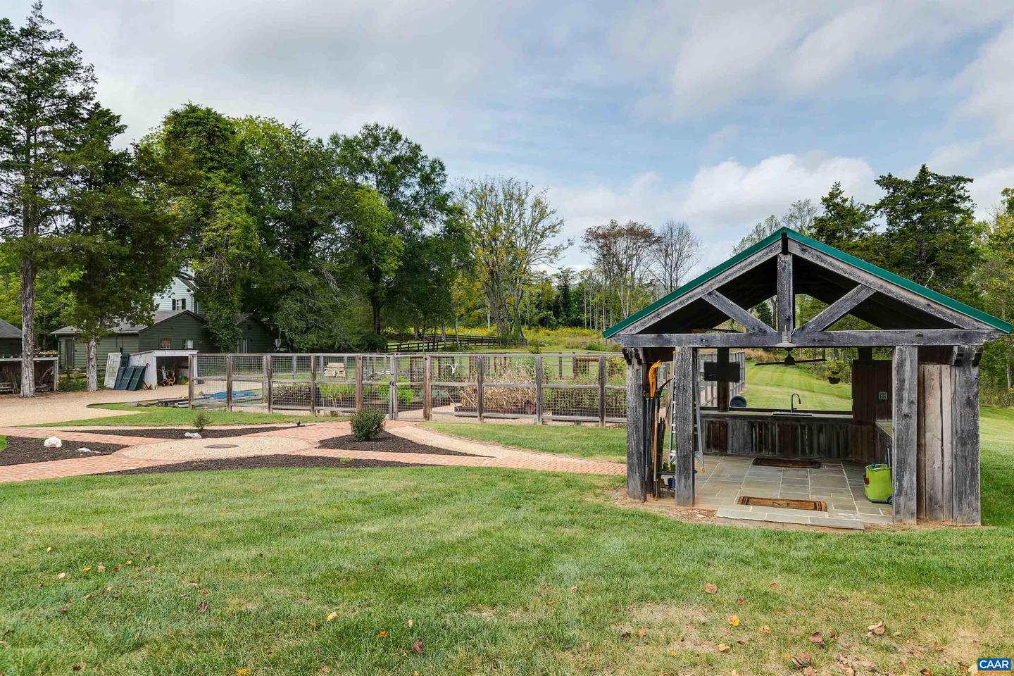 5484 GORDONSVILLE RD, KESWICK, Virginia 22947, 5 Bedrooms Bedrooms, ,4 BathroomsBathrooms,Residential,For sale,5484 GORDONSVILLE RD,669754 MLS # 669754