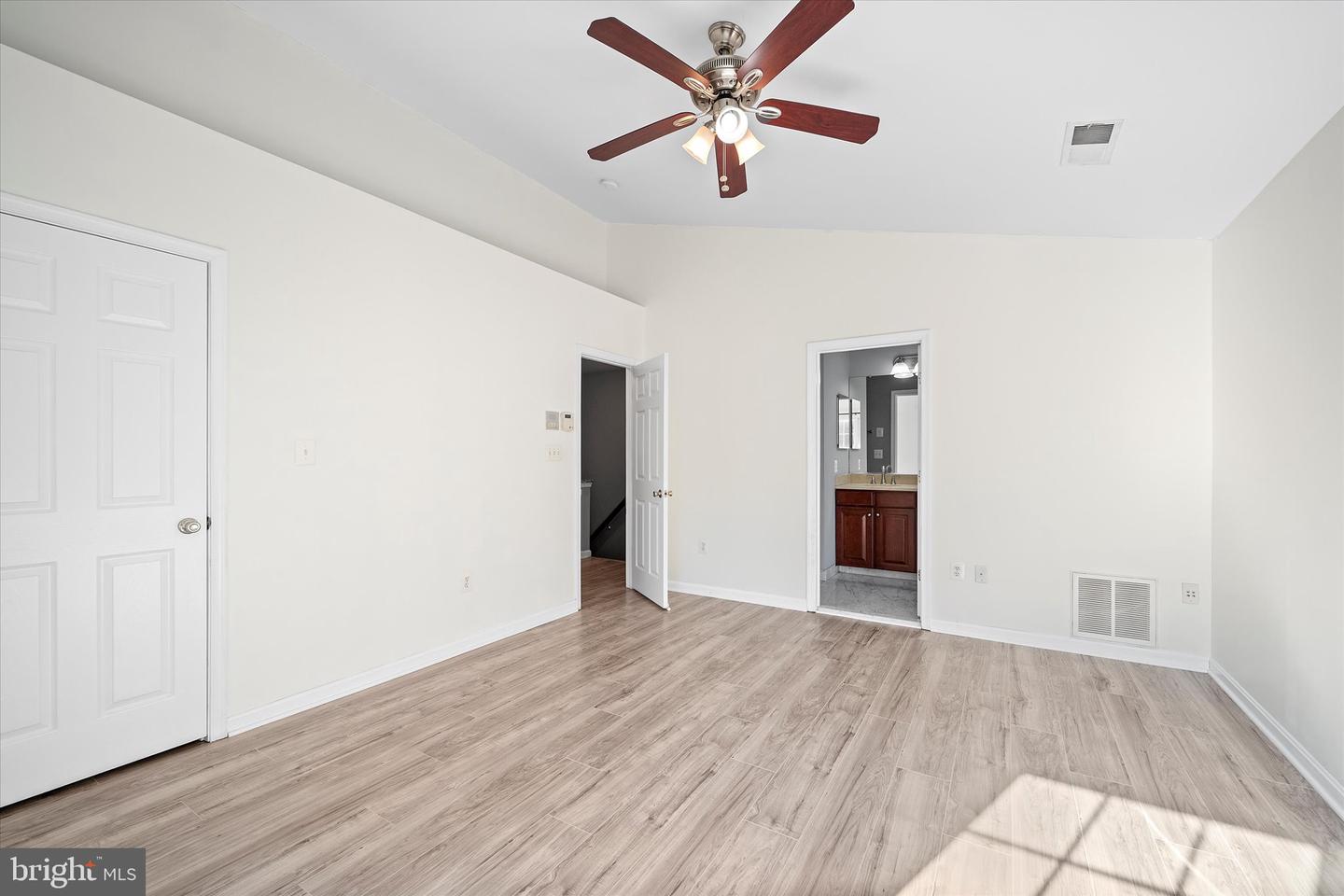 8319 LEIGHLEX CT, MANASSAS, Virginia 20111, 4 Bedrooms Bedrooms, ,3 BathroomsBathrooms,Residential,For sale,8319 LEIGHLEX CT,VAPW2103260 MLS # VAPW2103260
