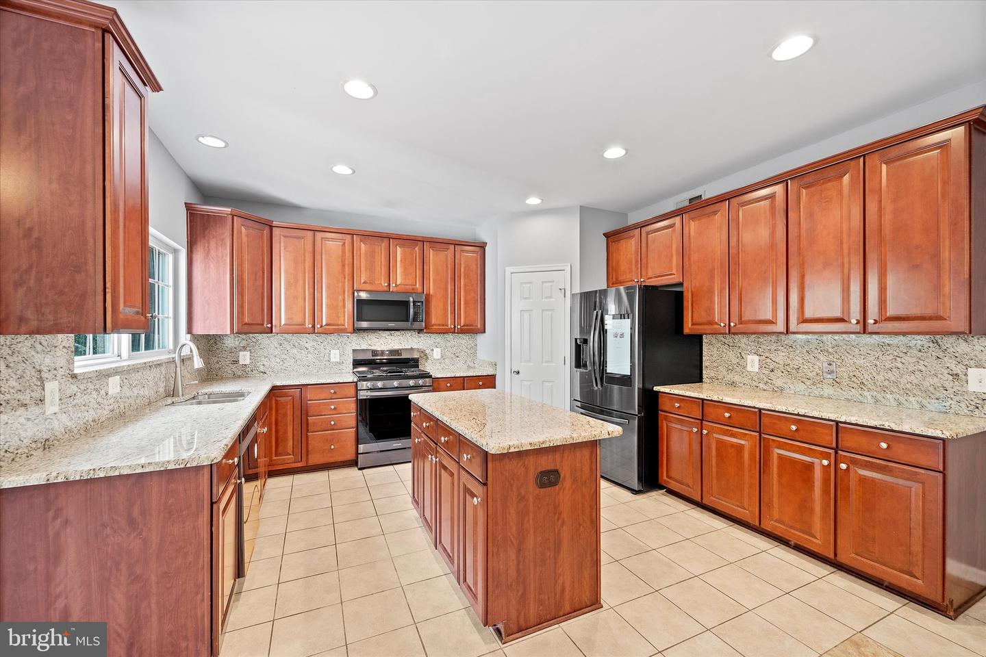 8319 LEIGHLEX CT, MANASSAS, Virginia 20111, 4 Bedrooms Bedrooms, ,3 BathroomsBathrooms,Residential,For sale,8319 LEIGHLEX CT,VAPW2103260 MLS # VAPW2103260