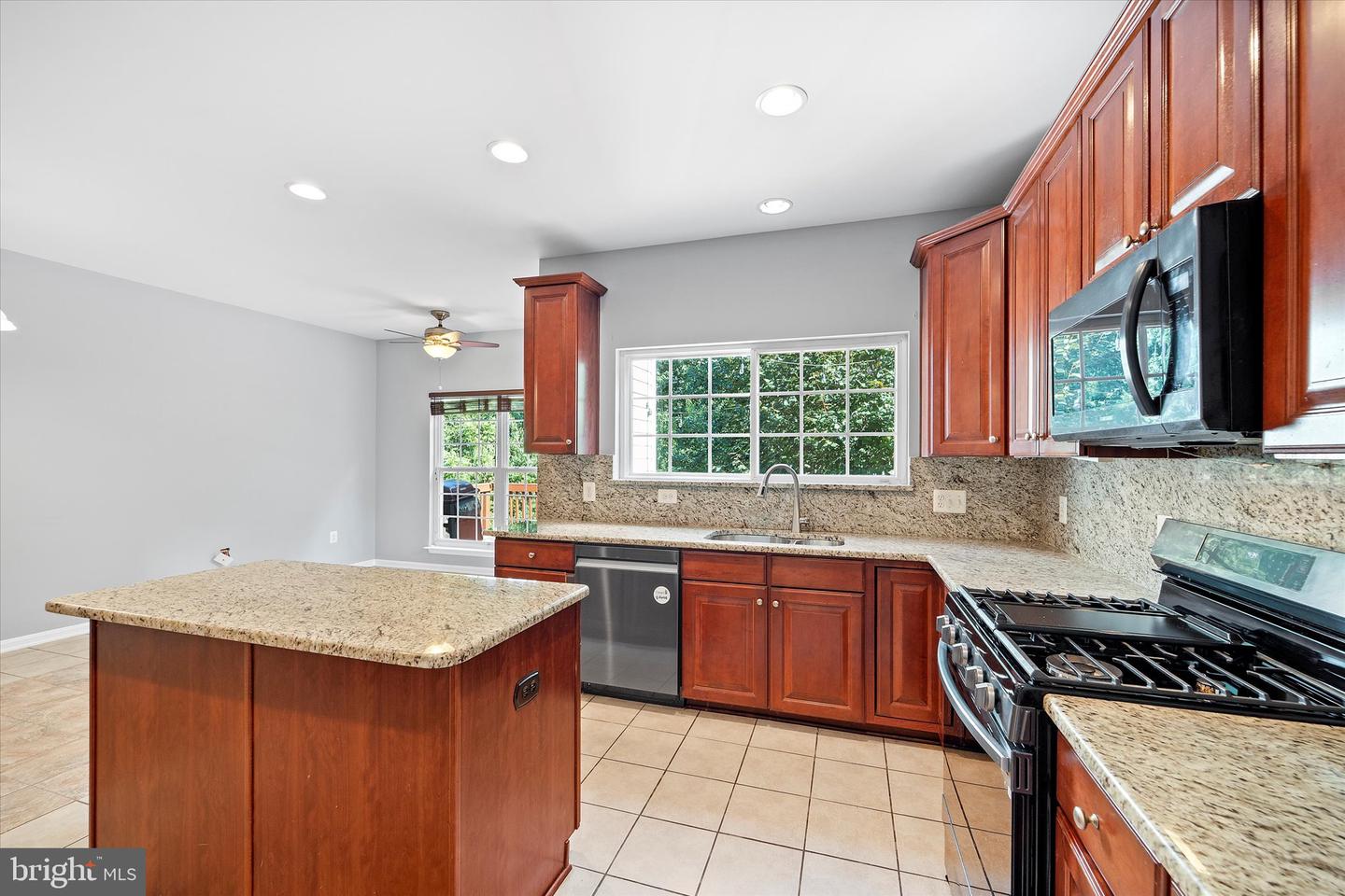 8319 LEIGHLEX CT, MANASSAS, Virginia 20111, 4 Bedrooms Bedrooms, ,3 BathroomsBathrooms,Residential,For sale,8319 LEIGHLEX CT,VAPW2103260 MLS # VAPW2103260