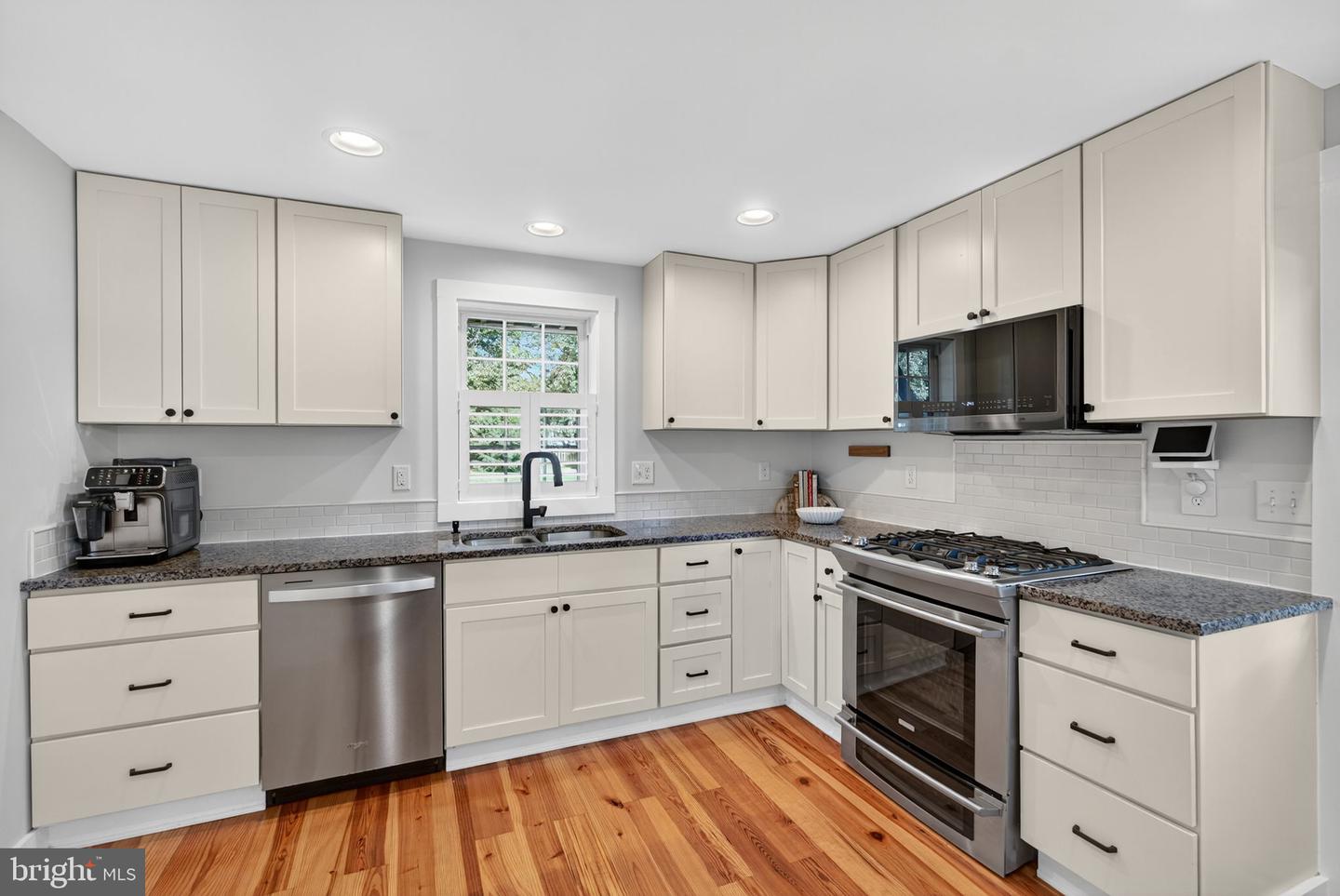 18344 RAILROAD ST, BLUEMONT, Virginia 20135, 2 Bedrooms Bedrooms, ,2 BathroomsBathrooms,Residential,For sale,18344 RAILROAD ST,VALO2107570 MLS # VALO2107570