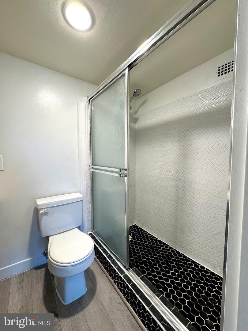 2300 PIMMIT DR #719, FALLS CHURCH, Virginia 22043, 2 Bedrooms Bedrooms, ,2 BathroomsBathrooms,Residential,For sale,2300 PIMMIT DR #719,VAFX2269756 MLS # VAFX2269756