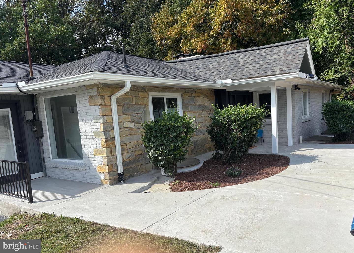 8317 LITTLE RIVER TPKE, ANNANDALE, Virginia 22003, 4 Bedrooms Bedrooms, ,3 BathroomsBathrooms,Residential,For sale,8317 LITTLE RIVER TPKE,VAFX2273192 MLS # VAFX2273192