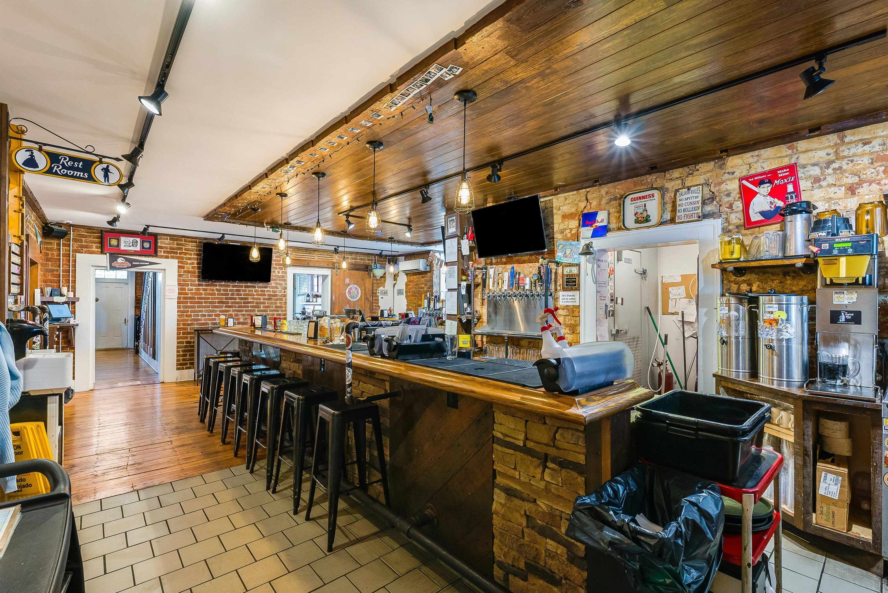 403 NORTH MAIN ST, BRIDGEWATER, Virginia 22812, ,Commercial,403 NORTH MAIN ST,669760 MLS # 669760