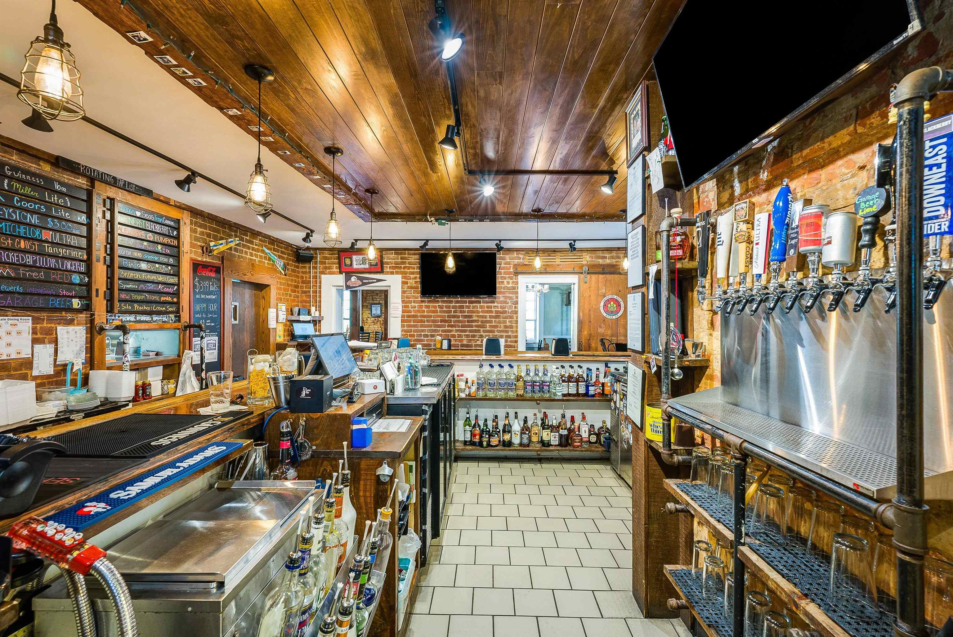 403 NORTH MAIN ST, BRIDGEWATER, Virginia 22812, ,Commercial,403 NORTH MAIN ST,669760 MLS # 669760