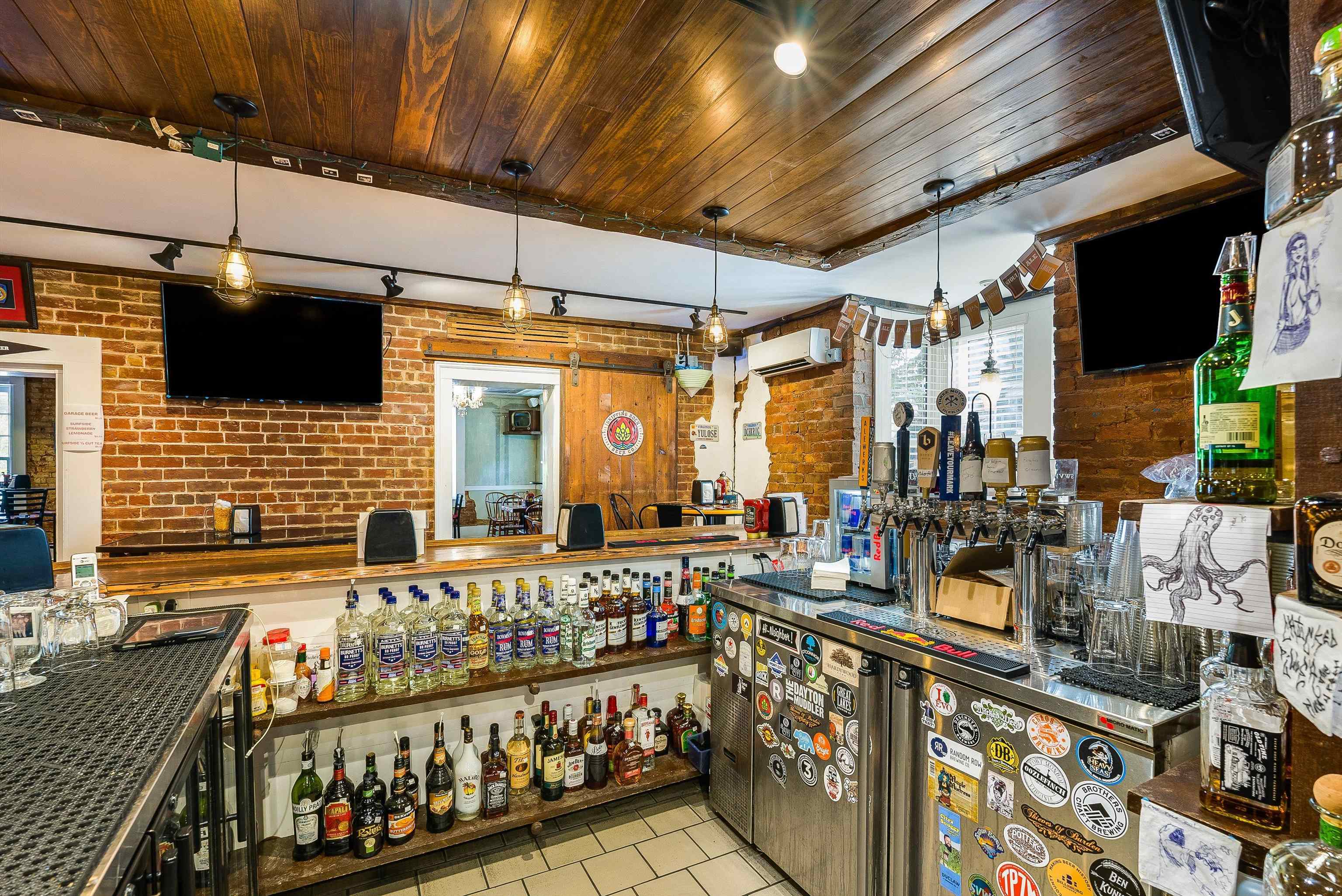 403 NORTH MAIN ST, BRIDGEWATER, Virginia 22812, ,Commercial,403 NORTH MAIN ST,669760 MLS # 669760