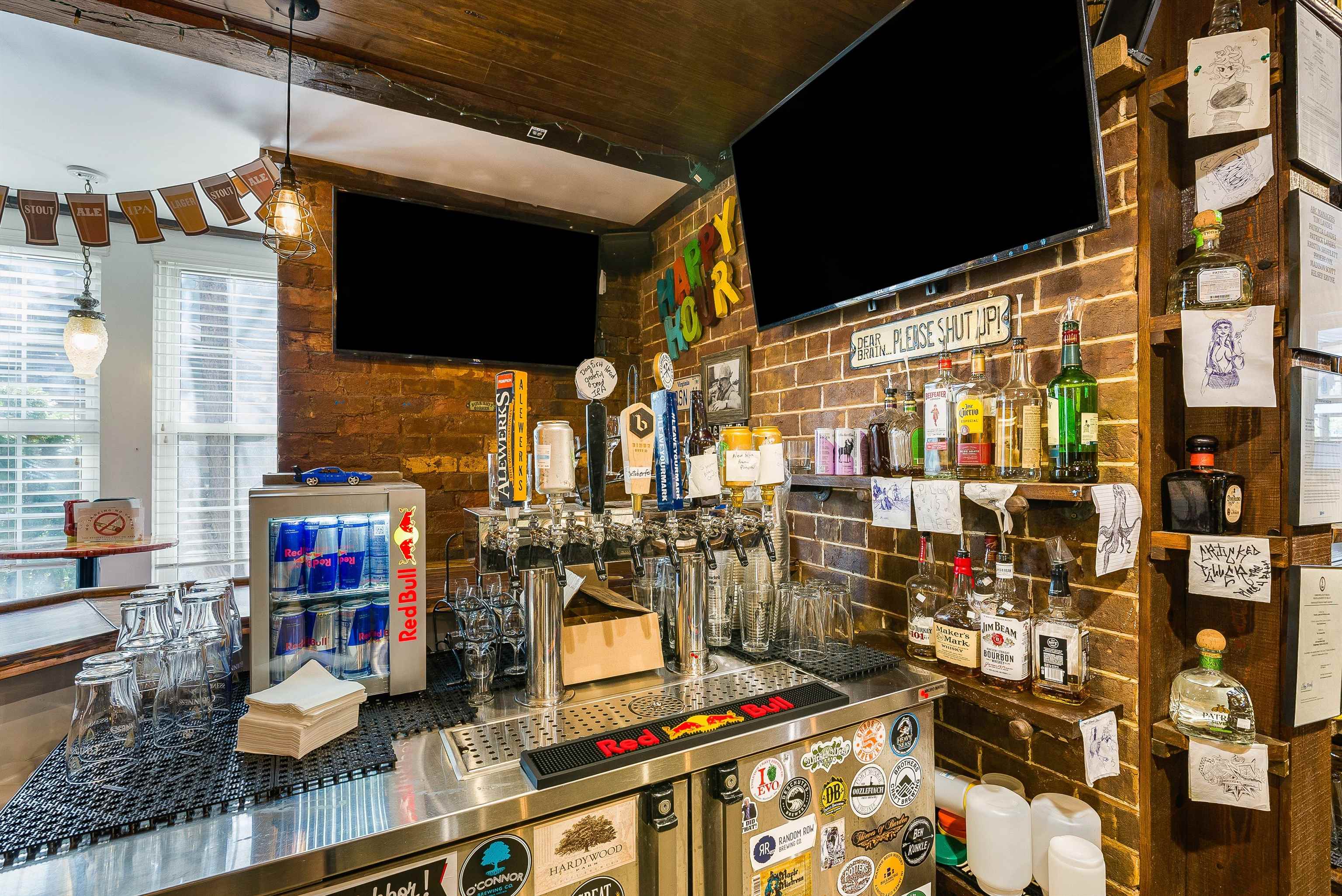 403 NORTH MAIN ST, BRIDGEWATER, Virginia 22812, ,Commercial,403 NORTH MAIN ST,669760 MLS # 669760