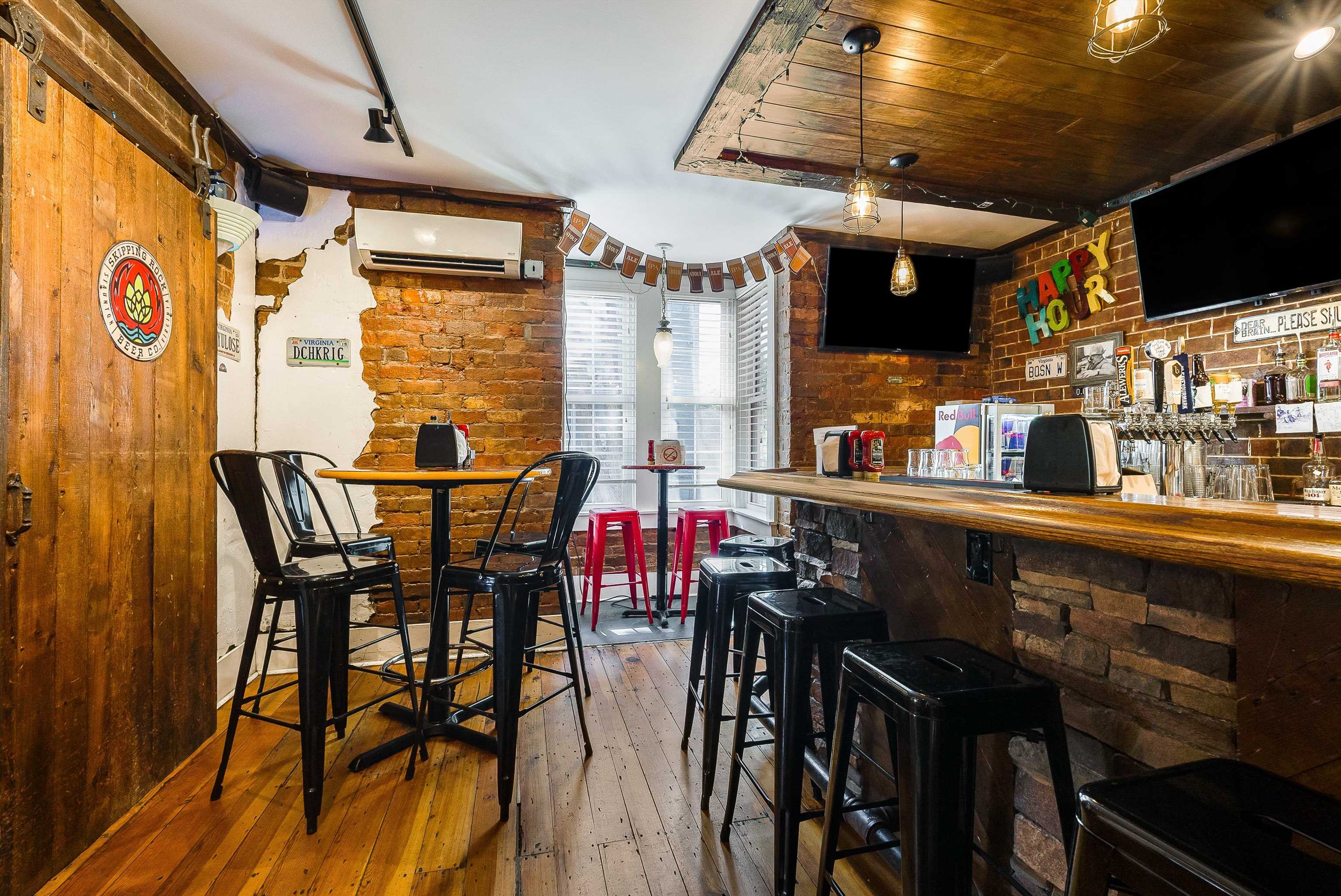 403 NORTH MAIN ST, BRIDGEWATER, Virginia 22812, ,Commercial,403 NORTH MAIN ST,669760 MLS # 669760
