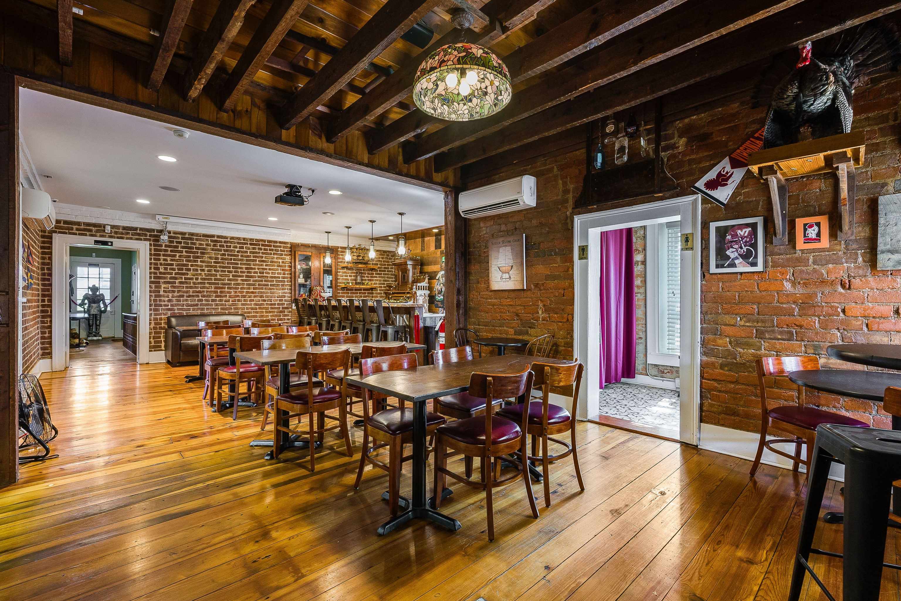 403 NORTH MAIN ST, BRIDGEWATER, Virginia 22812, ,Commercial,403 NORTH MAIN ST,669760 MLS # 669760