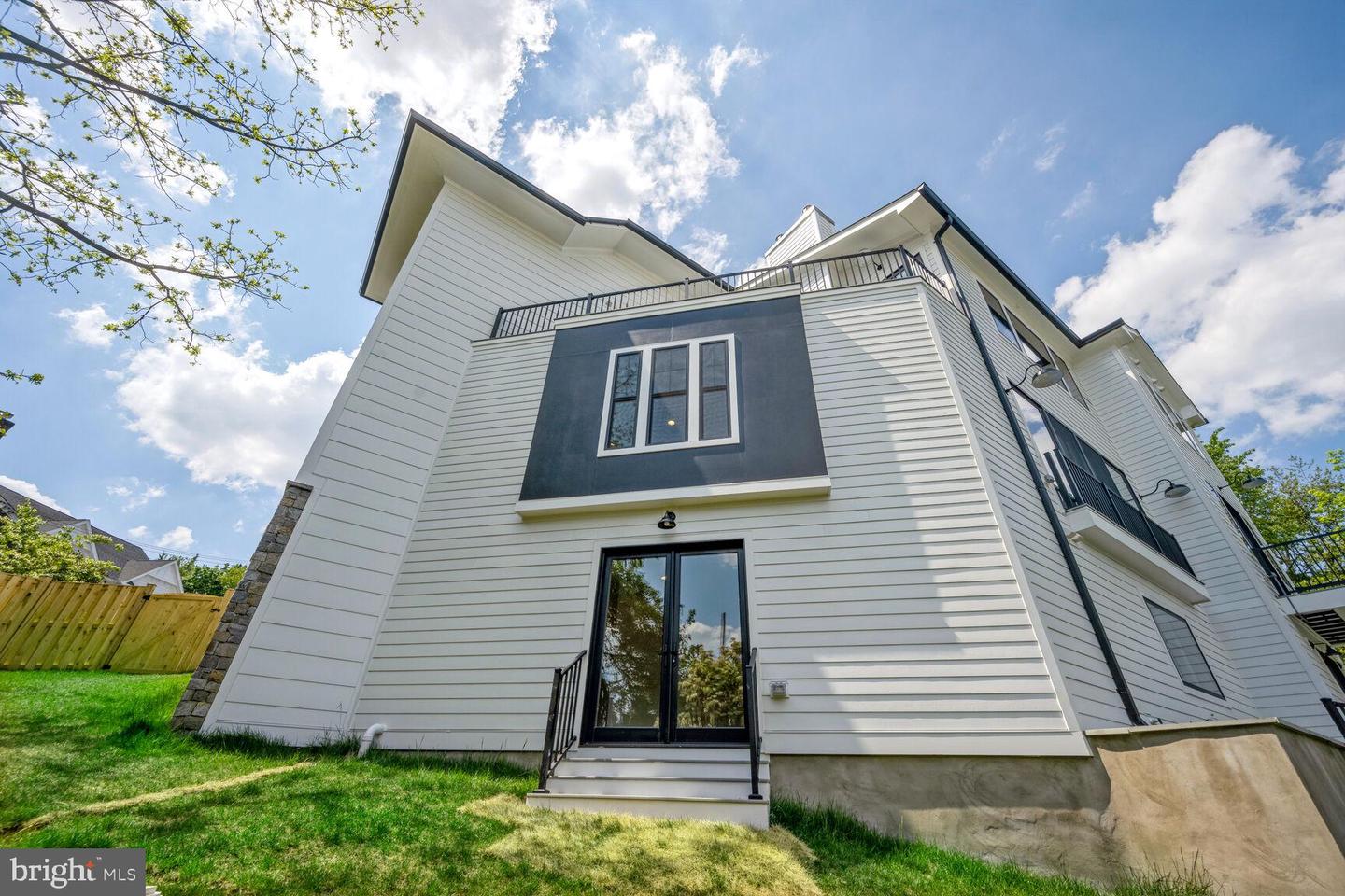 6305 N 36TH ST, ARLINGTON, Virginia 22213, 5 Bedrooms Bedrooms, 5 Rooms Rooms,5 BathroomsBathrooms,Residential,For sale,6305 N 36TH ST,VAAR2053086 MLS # VAAR2053086