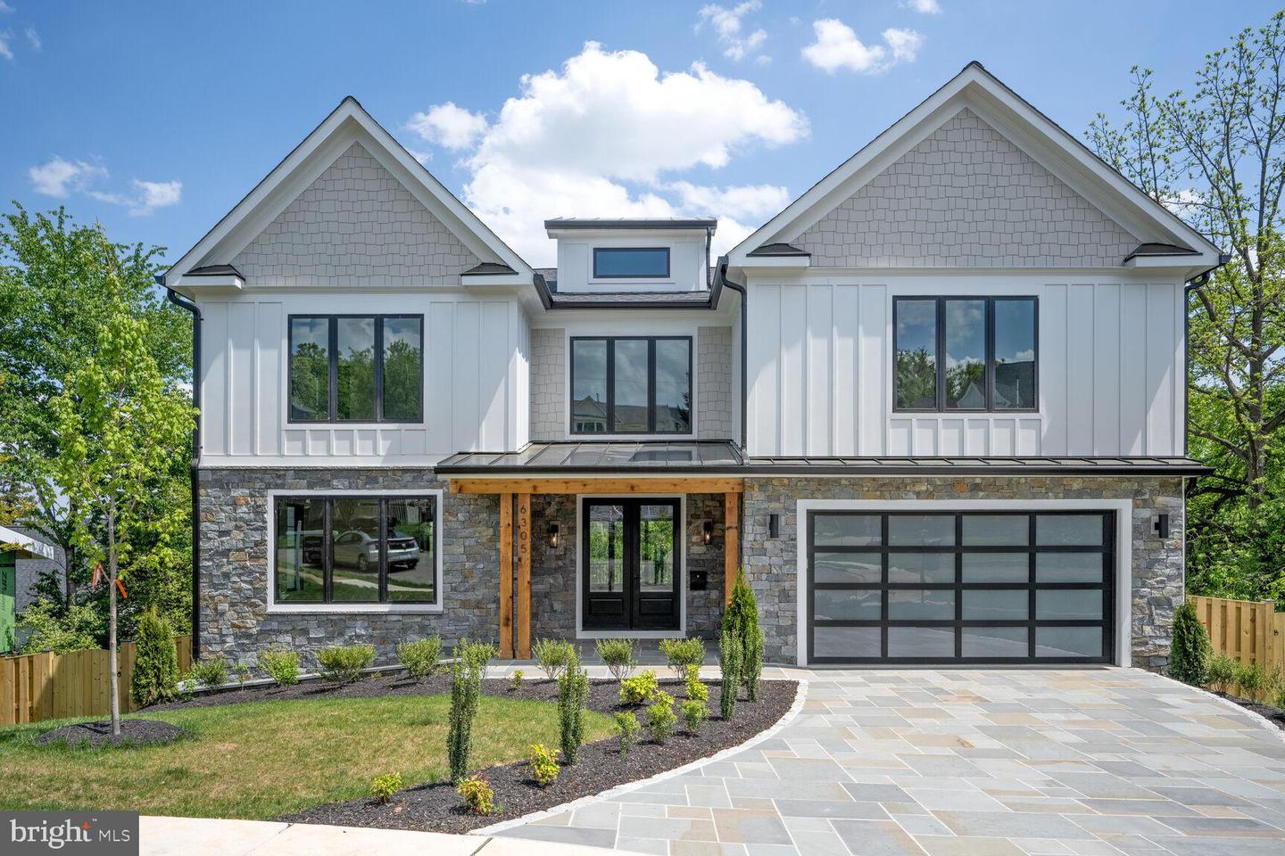 6305 N 36TH ST, ARLINGTON, Virginia 22213, 5 Bedrooms Bedrooms, 5 Rooms Rooms,5 BathroomsBathrooms,Residential,For sale,6305 N 36TH ST,VAAR2053086 MLS # VAAR2053086