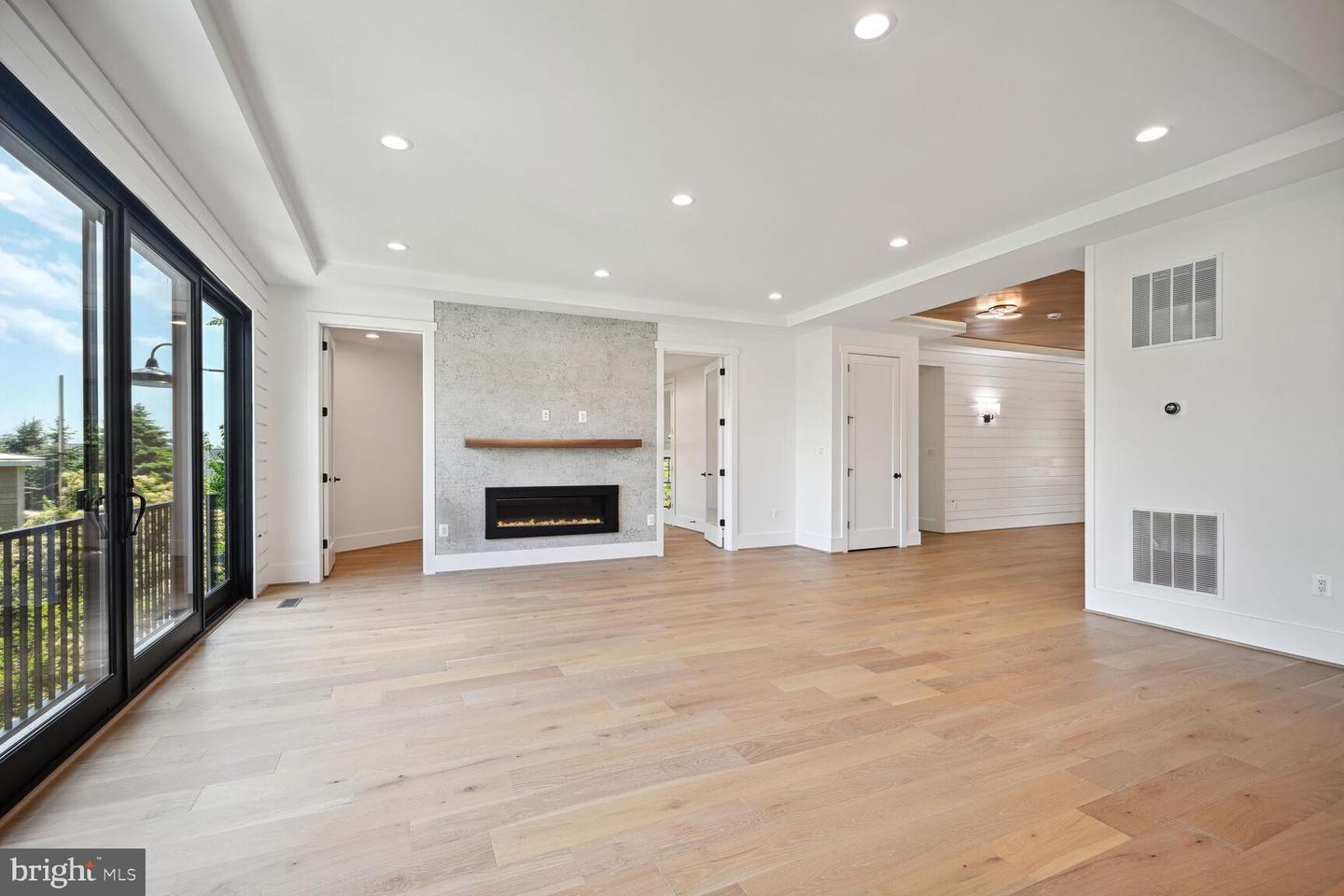 6305 N 36TH ST, ARLINGTON, Virginia 22213, 5 Bedrooms Bedrooms, 5 Rooms Rooms,5 BathroomsBathrooms,Residential,For sale,6305 N 36TH ST,VAAR2053086 MLS # VAAR2053086
