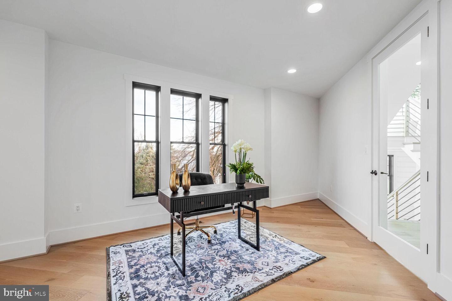 6305 N 36TH ST, ARLINGTON, Virginia 22213, 5 Bedrooms Bedrooms, 5 Rooms Rooms,5 BathroomsBathrooms,Residential,For sale,6305 N 36TH ST,VAAR2053086 MLS # VAAR2053086