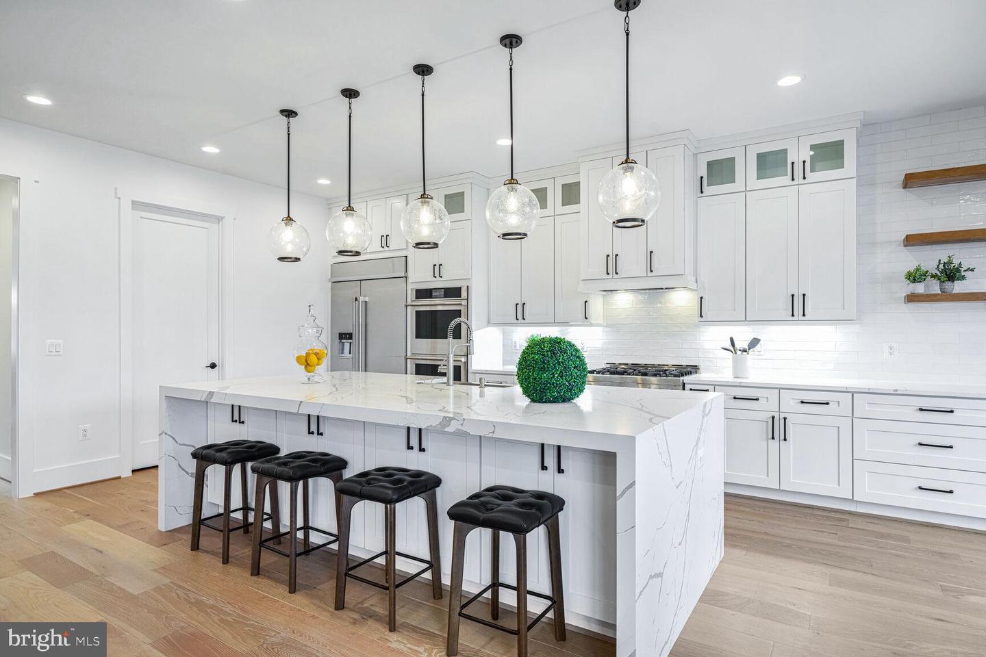 6305 N 36TH ST, ARLINGTON, Virginia 22213, 5 Bedrooms Bedrooms, 5 Rooms Rooms,5 BathroomsBathrooms,Residential,For sale,6305 N 36TH ST,VAAR2053086 MLS # VAAR2053086