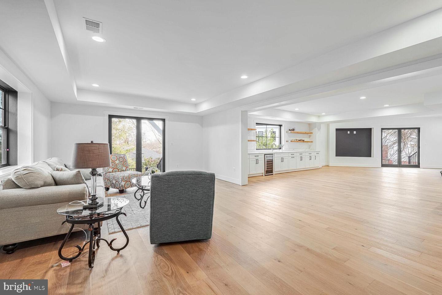 6305 N 36TH ST, ARLINGTON, Virginia 22213, 5 Bedrooms Bedrooms, 5 Rooms Rooms,5 BathroomsBathrooms,Residential,For sale,6305 N 36TH ST,VAAR2053086 MLS # VAAR2053086
