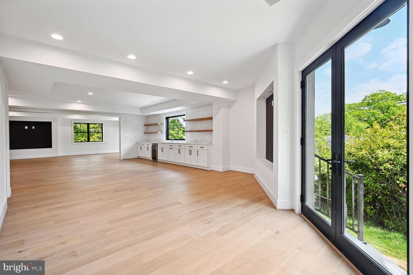 6305 N 36TH ST, ARLINGTON, Virginia 22213, 5 Bedrooms Bedrooms, 5 Rooms Rooms,5 BathroomsBathrooms,Residential,For sale,6305 N 36TH ST,VAAR2053086 MLS # VAAR2053086