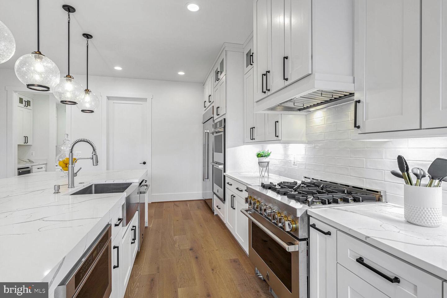 6305 N 36TH ST, ARLINGTON, Virginia 22213, 5 Bedrooms Bedrooms, 5 Rooms Rooms,5 BathroomsBathrooms,Residential,For sale,6305 N 36TH ST,VAAR2053086 MLS # VAAR2053086