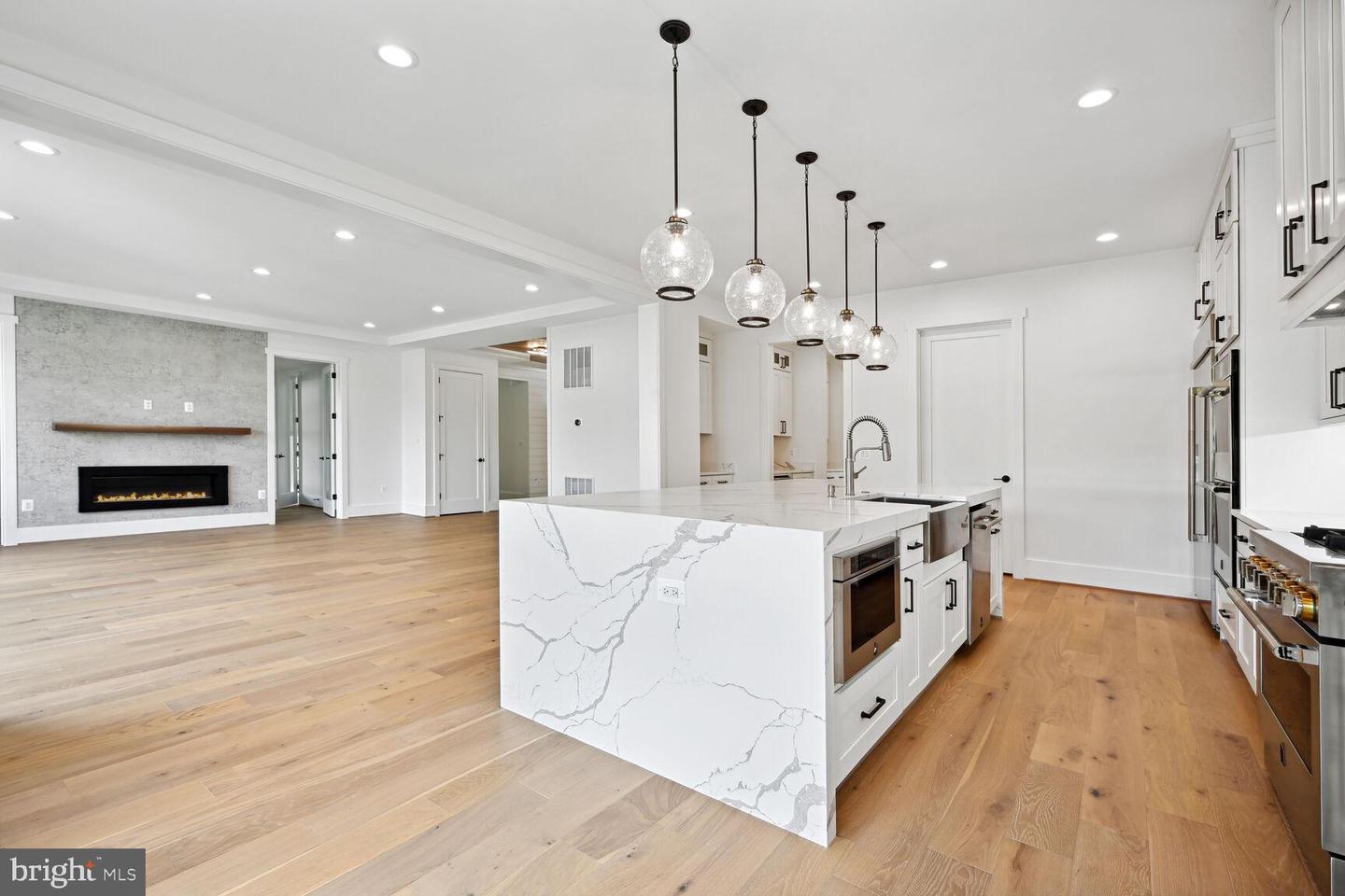 6305 N 36TH ST, ARLINGTON, Virginia 22213, 5 Bedrooms Bedrooms, 5 Rooms Rooms,5 BathroomsBathrooms,Residential,For sale,6305 N 36TH ST,VAAR2053086 MLS # VAAR2053086