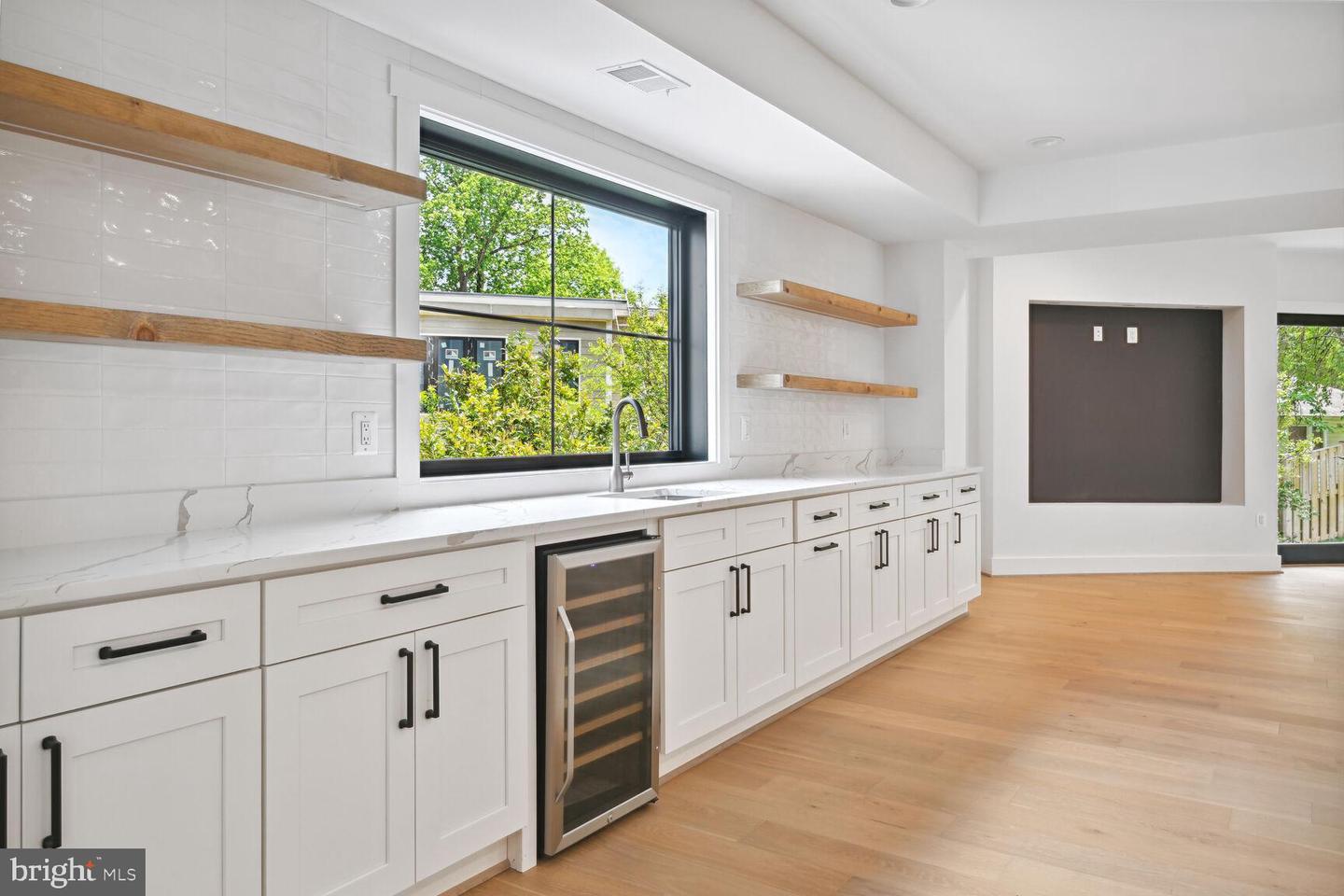 6305 N 36TH ST, ARLINGTON, Virginia 22213, 5 Bedrooms Bedrooms, 5 Rooms Rooms,5 BathroomsBathrooms,Residential,For sale,6305 N 36TH ST,VAAR2053086 MLS # VAAR2053086