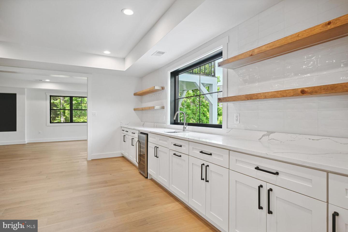 6305 N 36TH ST, ARLINGTON, Virginia 22213, 5 Bedrooms Bedrooms, 5 Rooms Rooms,5 BathroomsBathrooms,Residential,For sale,6305 N 36TH ST,VAAR2053086 MLS # VAAR2053086