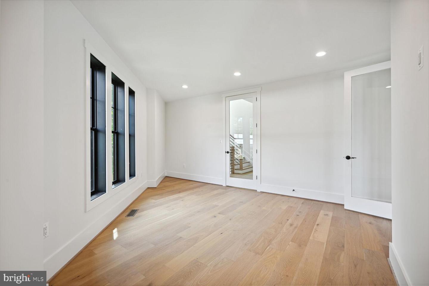 6305 N 36TH ST, ARLINGTON, Virginia 22213, 5 Bedrooms Bedrooms, 5 Rooms Rooms,5 BathroomsBathrooms,Residential,For sale,6305 N 36TH ST,VAAR2053086 MLS # VAAR2053086