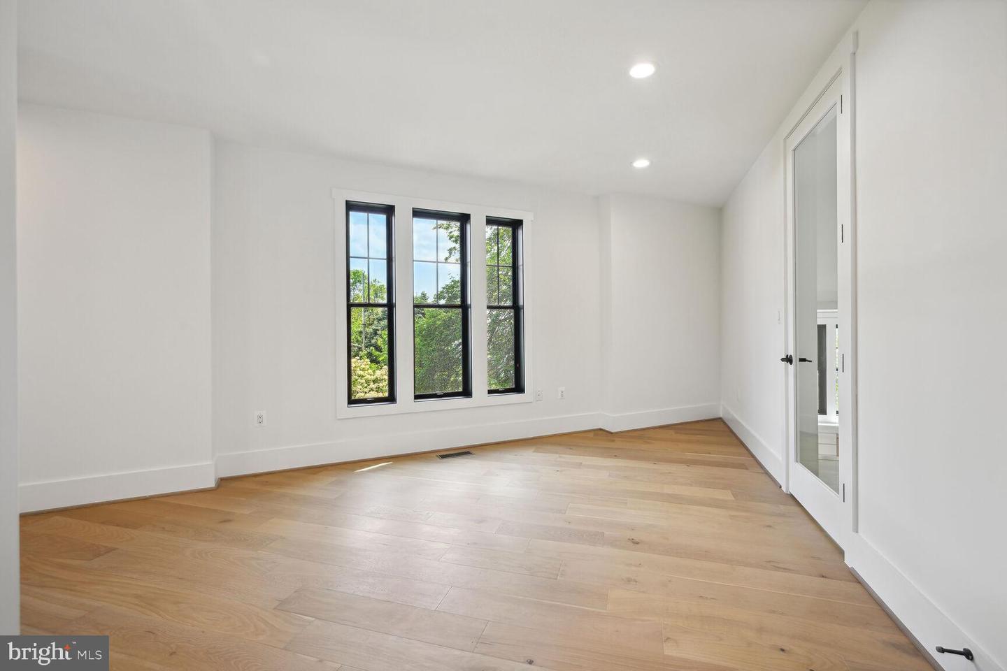 6305 N 36TH ST, ARLINGTON, Virginia 22213, 5 Bedrooms Bedrooms, 5 Rooms Rooms,5 BathroomsBathrooms,Residential,For sale,6305 N 36TH ST,VAAR2053086 MLS # VAAR2053086