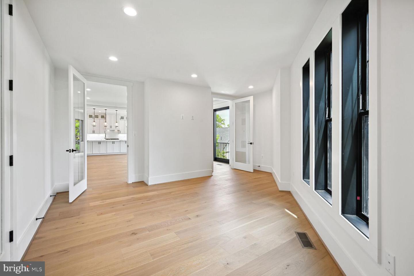 6305 N 36TH ST, ARLINGTON, Virginia 22213, 5 Bedrooms Bedrooms, 5 Rooms Rooms,5 BathroomsBathrooms,Residential,For sale,6305 N 36TH ST,VAAR2053086 MLS # VAAR2053086