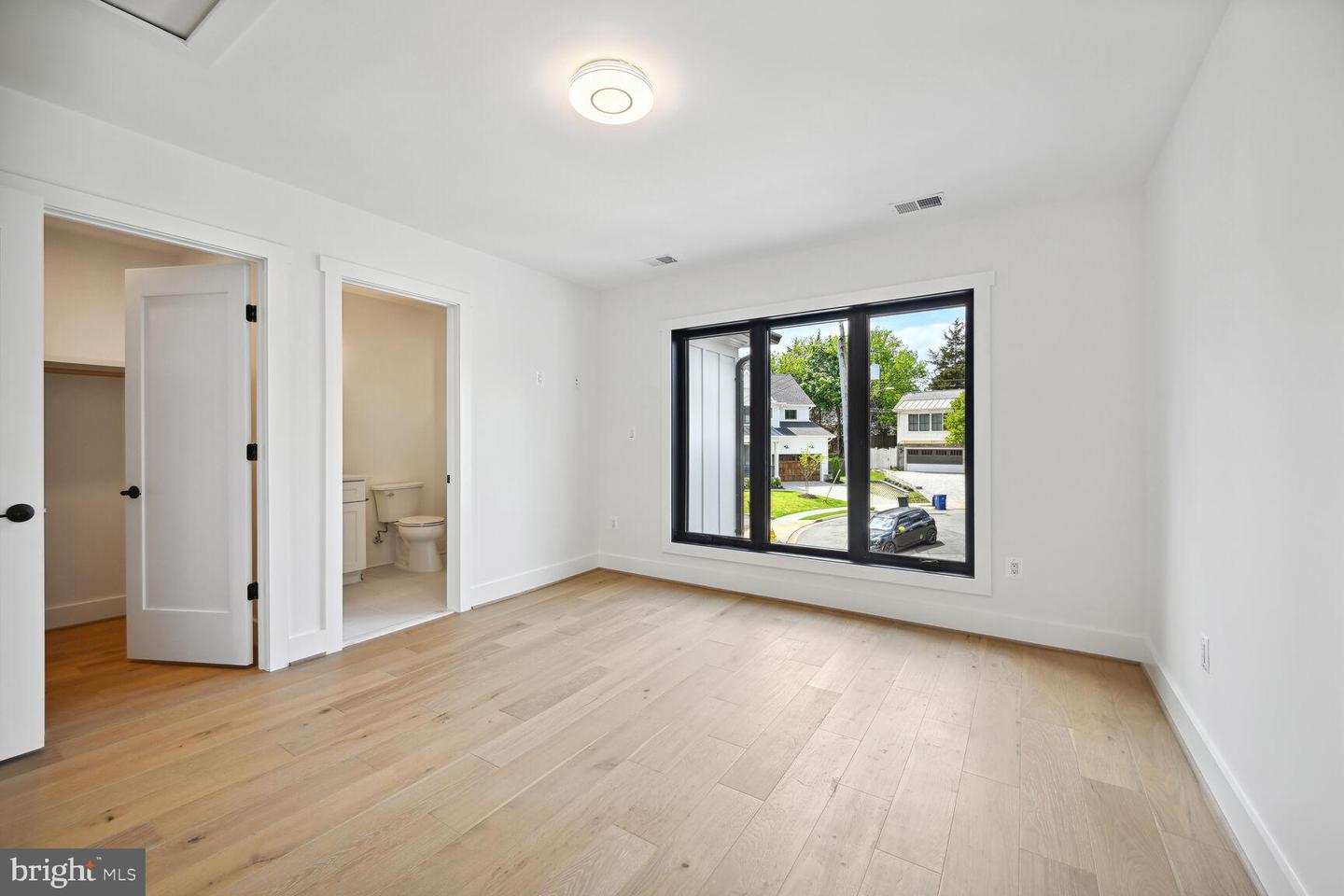 6305 N 36TH ST, ARLINGTON, Virginia 22213, 5 Bedrooms Bedrooms, 5 Rooms Rooms,5 BathroomsBathrooms,Residential,For sale,6305 N 36TH ST,VAAR2053086 MLS # VAAR2053086