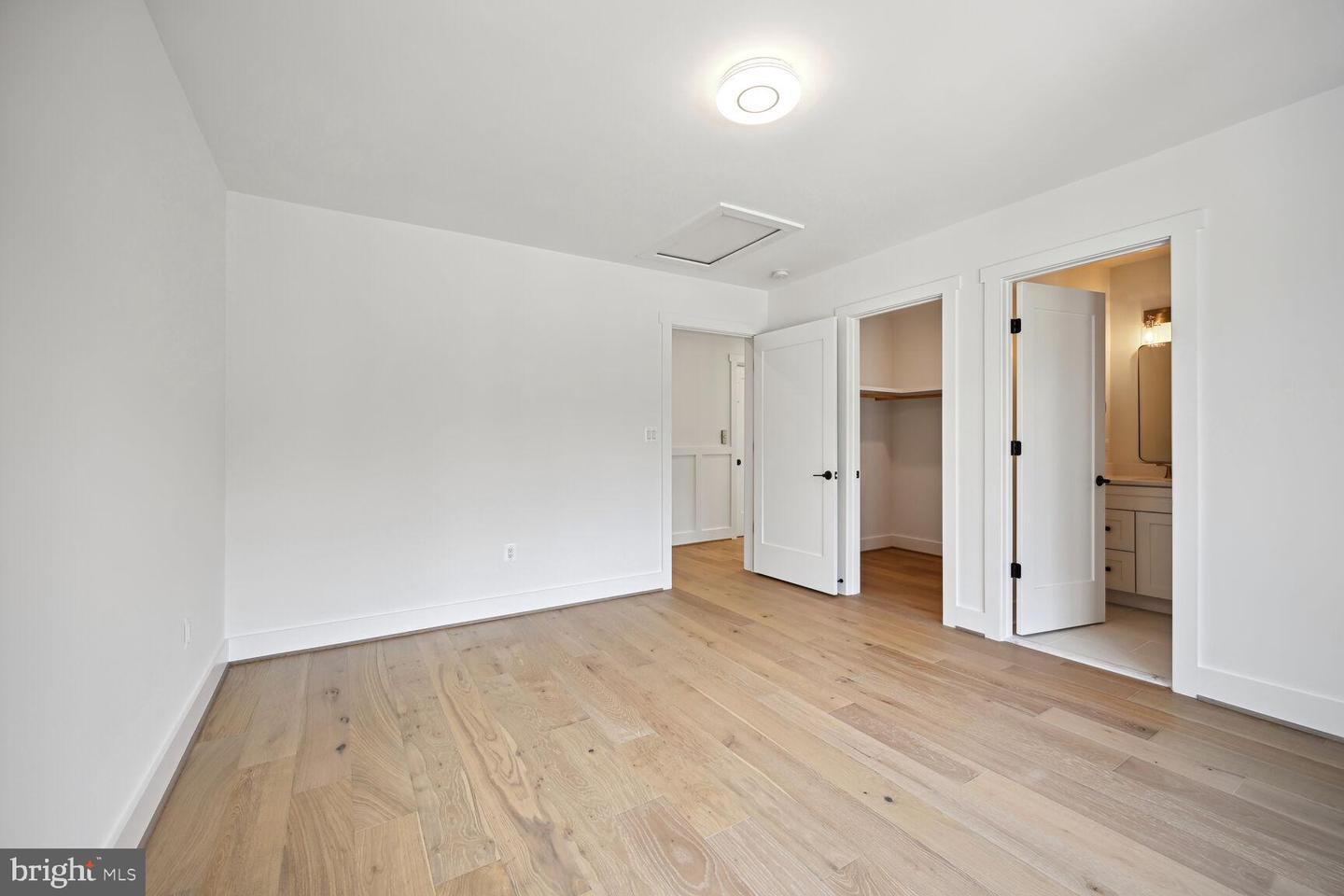 6305 N 36TH ST, ARLINGTON, Virginia 22213, 5 Bedrooms Bedrooms, 5 Rooms Rooms,5 BathroomsBathrooms,Residential,For sale,6305 N 36TH ST,VAAR2053086 MLS # VAAR2053086