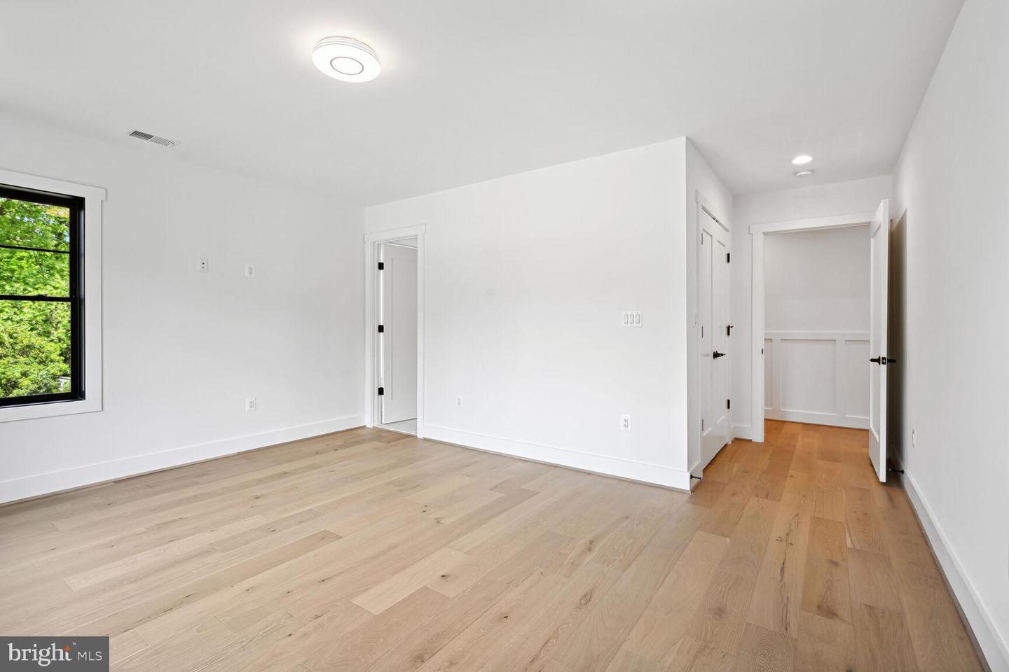 6305 N 36TH ST, ARLINGTON, Virginia 22213, 5 Bedrooms Bedrooms, 5 Rooms Rooms,5 BathroomsBathrooms,Residential,For sale,6305 N 36TH ST,VAAR2053086 MLS # VAAR2053086