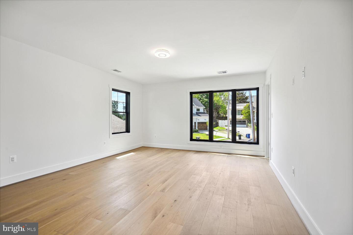6305 N 36TH ST, ARLINGTON, Virginia 22213, 5 Bedrooms Bedrooms, 5 Rooms Rooms,5 BathroomsBathrooms,Residential,For sale,6305 N 36TH ST,VAAR2053086 MLS # VAAR2053086
