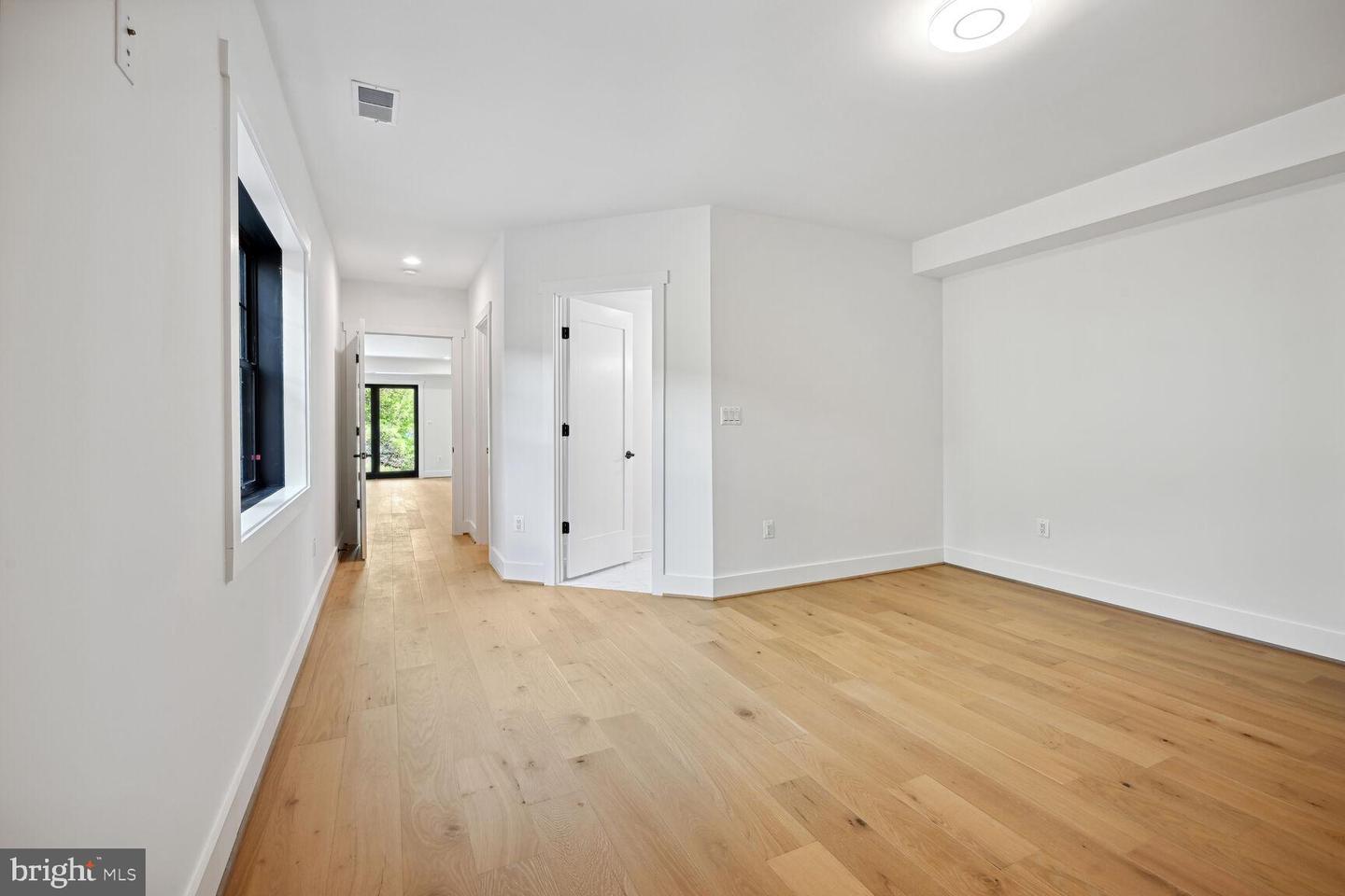 6305 N 36TH ST, ARLINGTON, Virginia 22213, 5 Bedrooms Bedrooms, 5 Rooms Rooms,5 BathroomsBathrooms,Residential,For sale,6305 N 36TH ST,VAAR2053086 MLS # VAAR2053086
