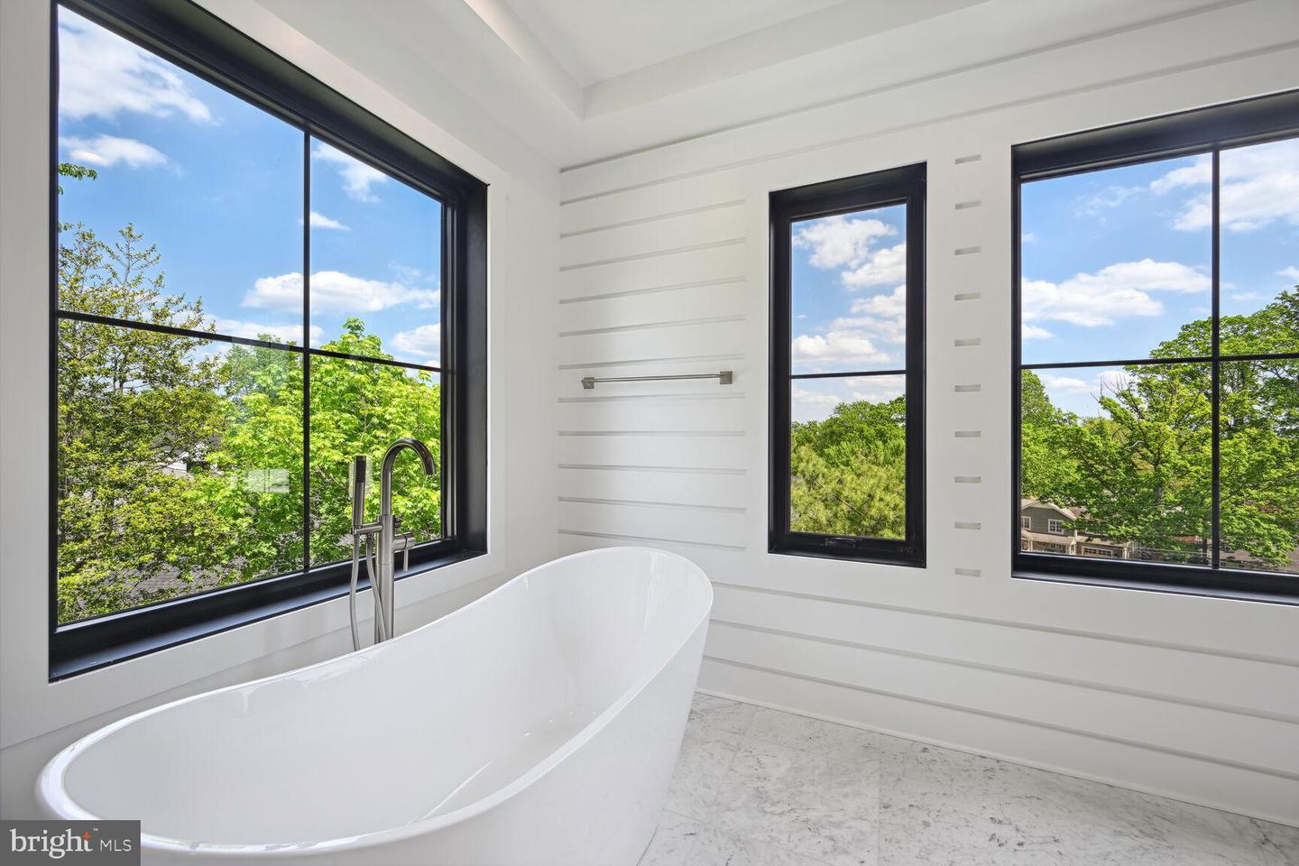 6305 N 36TH ST, ARLINGTON, Virginia 22213, 5 Bedrooms Bedrooms, 5 Rooms Rooms,5 BathroomsBathrooms,Residential,For sale,6305 N 36TH ST,VAAR2053086 MLS # VAAR2053086