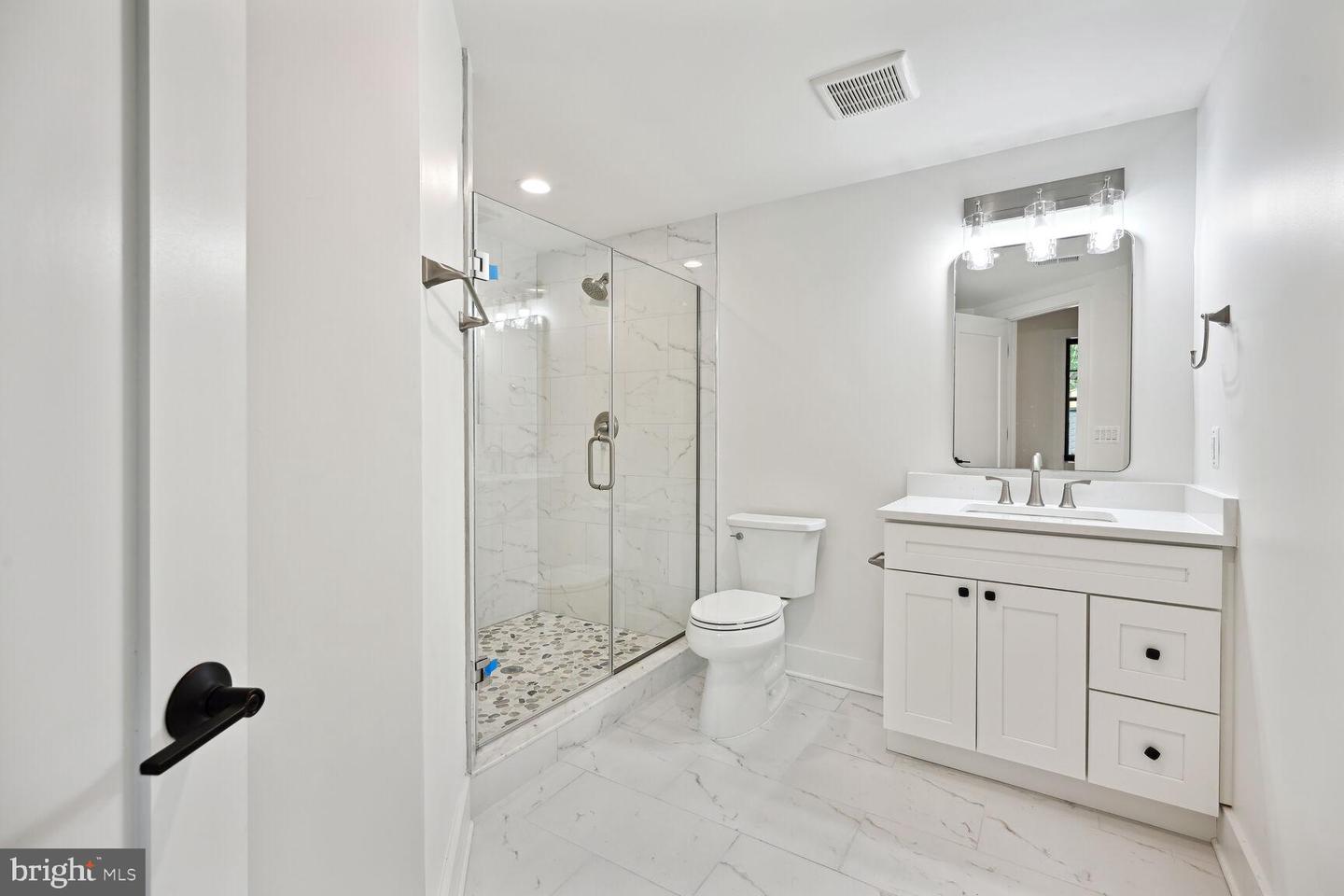 6305 N 36TH ST, ARLINGTON, Virginia 22213, 5 Bedrooms Bedrooms, 5 Rooms Rooms,5 BathroomsBathrooms,Residential,For sale,6305 N 36TH ST,VAAR2053086 MLS # VAAR2053086