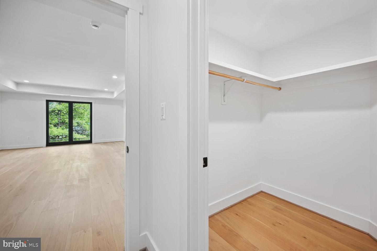 6305 N 36TH ST, ARLINGTON, Virginia 22213, 5 Bedrooms Bedrooms, 5 Rooms Rooms,5 BathroomsBathrooms,Residential,For sale,6305 N 36TH ST,VAAR2053086 MLS # VAAR2053086