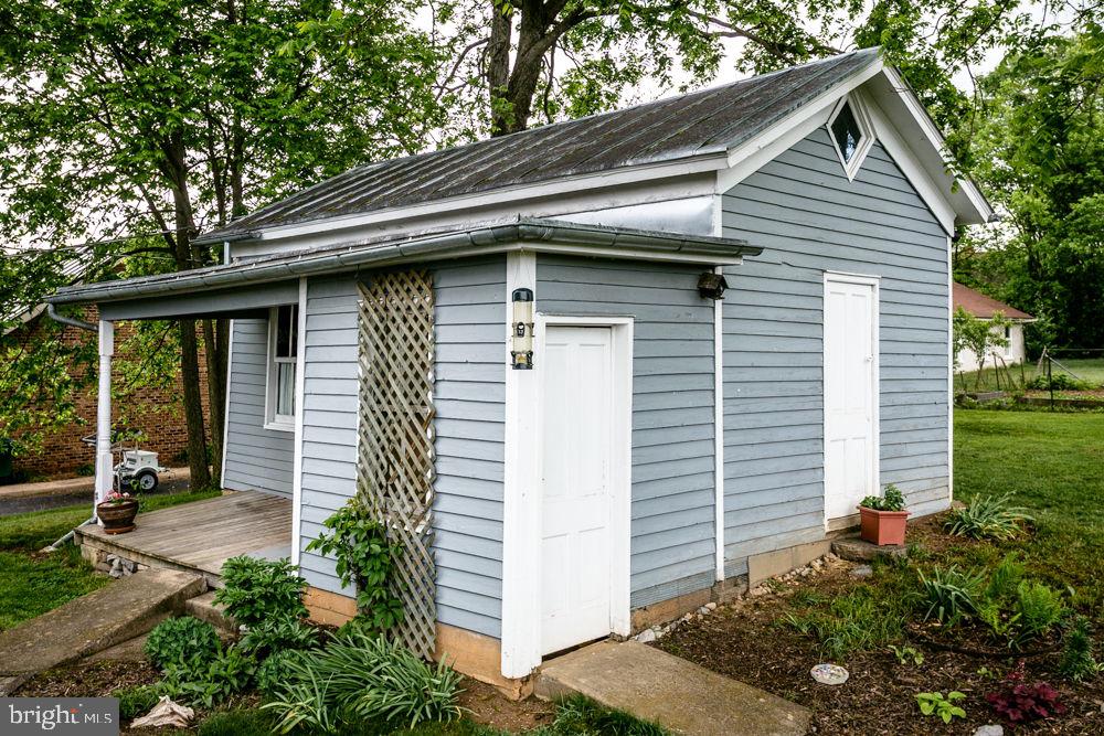121 S CENTRAL ST, BROADWAY, Virginia 22815, 4 Bedrooms Bedrooms, ,2 BathroomsBathrooms,Residential,For sale,121 S CENTRAL ST,VARO2002304 MLS # VARO2002304