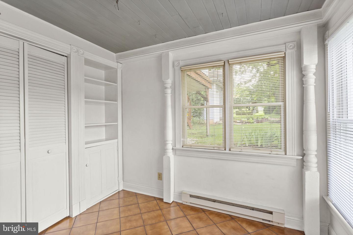 121 S CENTRAL ST, BROADWAY, Virginia 22815, 4 Bedrooms Bedrooms, ,2 BathroomsBathrooms,Residential,For sale,121 S CENTRAL ST,VARO2002304 MLS # VARO2002304