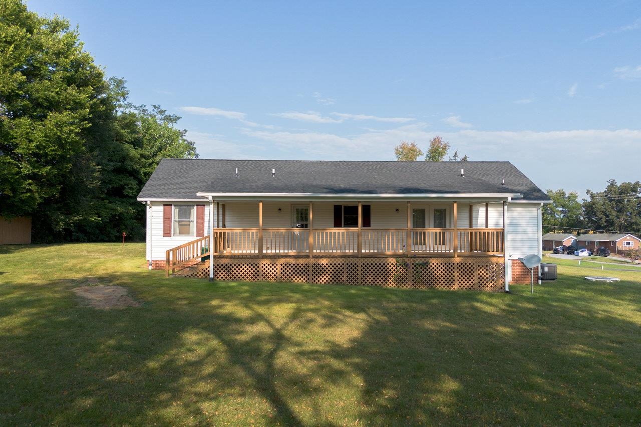 1529 GOODRICH RD, STANLEY, Virginia 22851, 3 Bedrooms Bedrooms, ,2 BathroomsBathrooms,Residential,1529 GOODRICH RD,669346 MLS # 669346