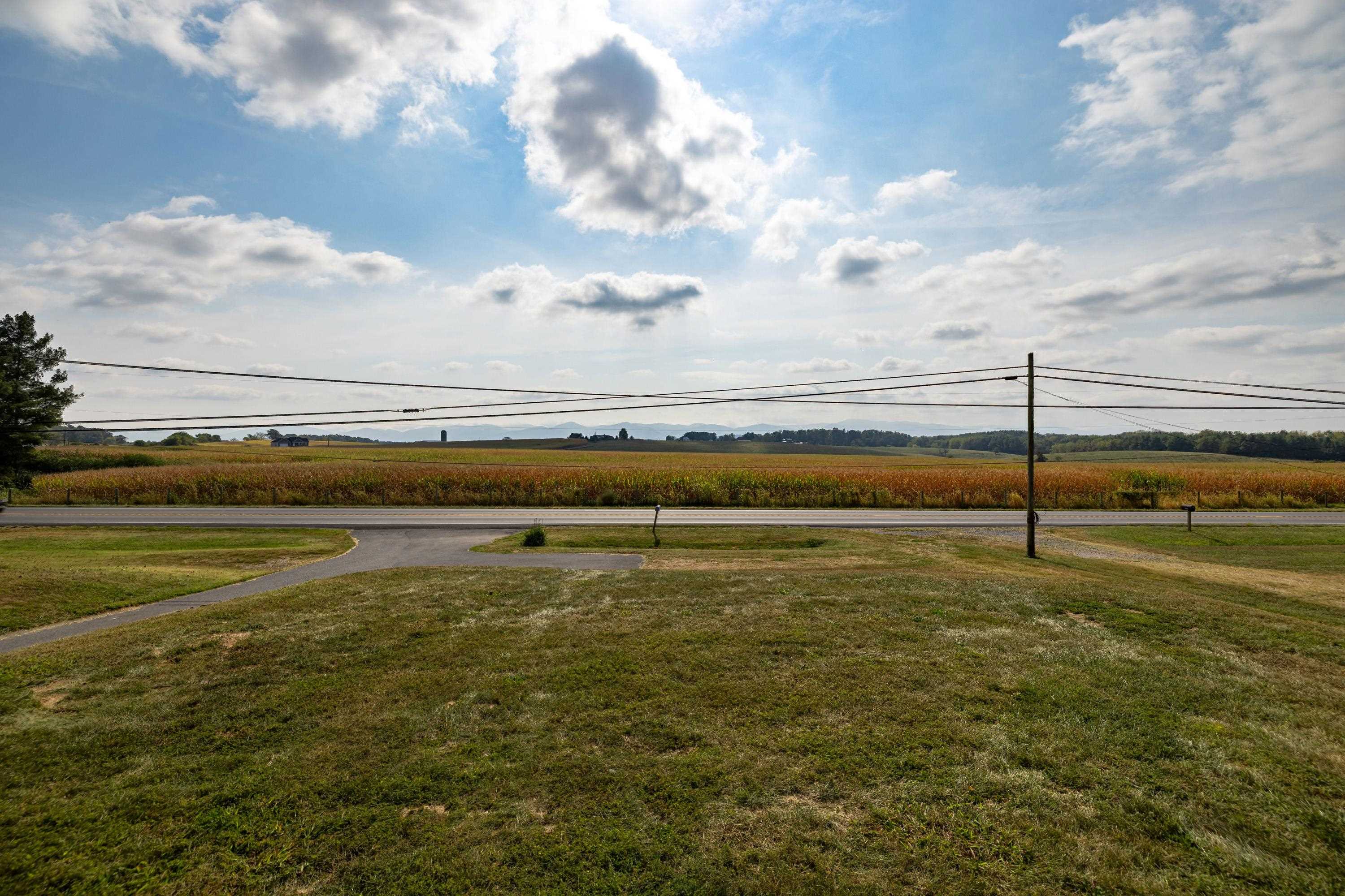 3138 CROSS KEYS RD, ROCKINGHAM, Virginia 22801, 4 Bedrooms Bedrooms, ,2 BathroomsBathrooms,Residential,3138 CROSS KEYS RD,669759 MLS # 669759