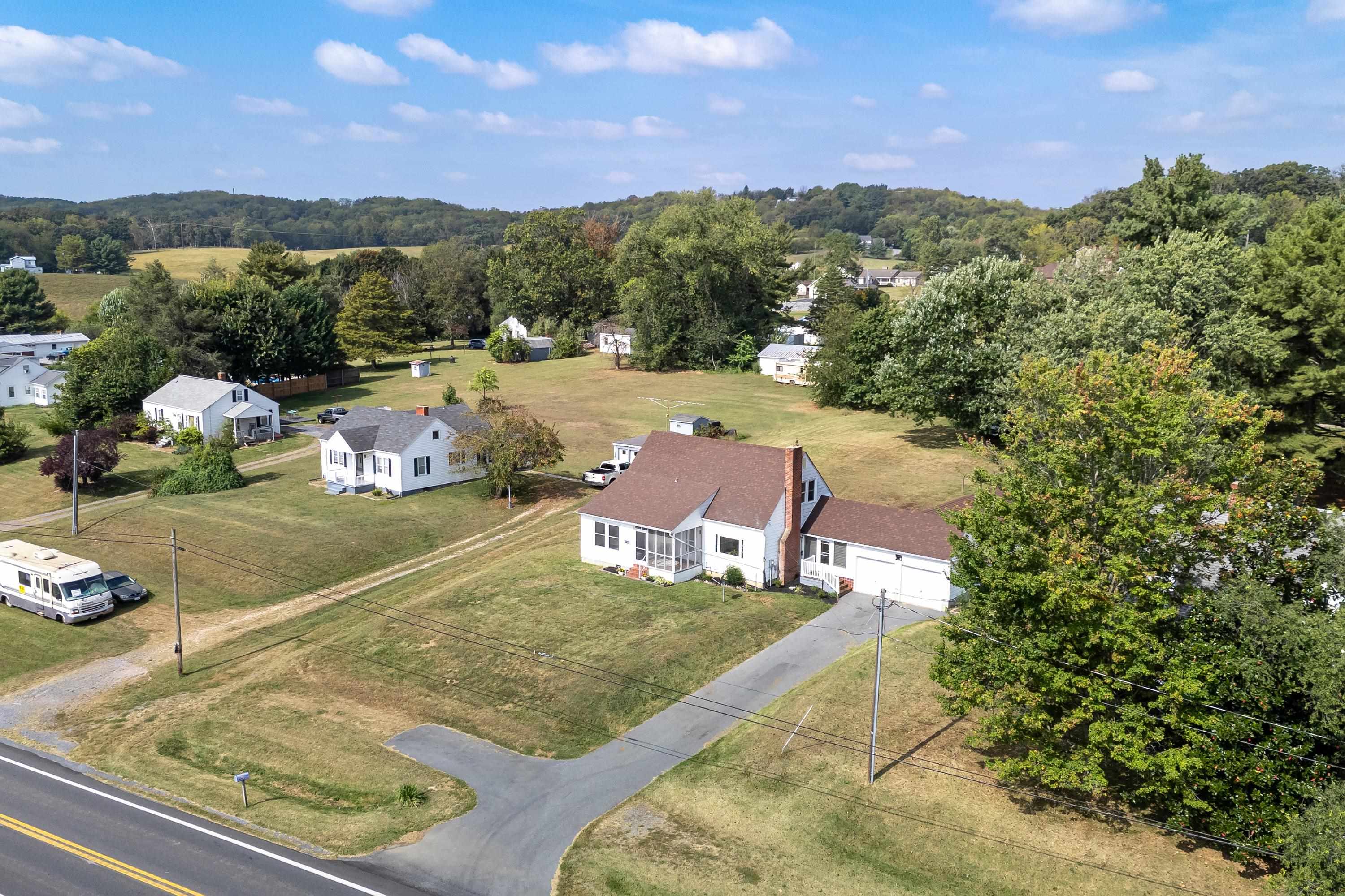 3138 CROSS KEYS RD, ROCKINGHAM, Virginia 22801, 4 Bedrooms Bedrooms, ,2 BathroomsBathrooms,Residential,3138 CROSS KEYS RD,669759 MLS # 669759