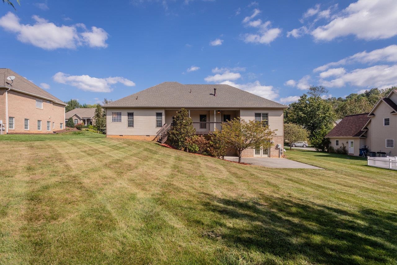 3225 BERRYFIELD DR, ROCKINGHAM, Virginia 22801, 5 Bedrooms Bedrooms, ,3 BathroomsBathrooms,Residential,3225 BERRYFIELD DR,669765 MLS # 669765